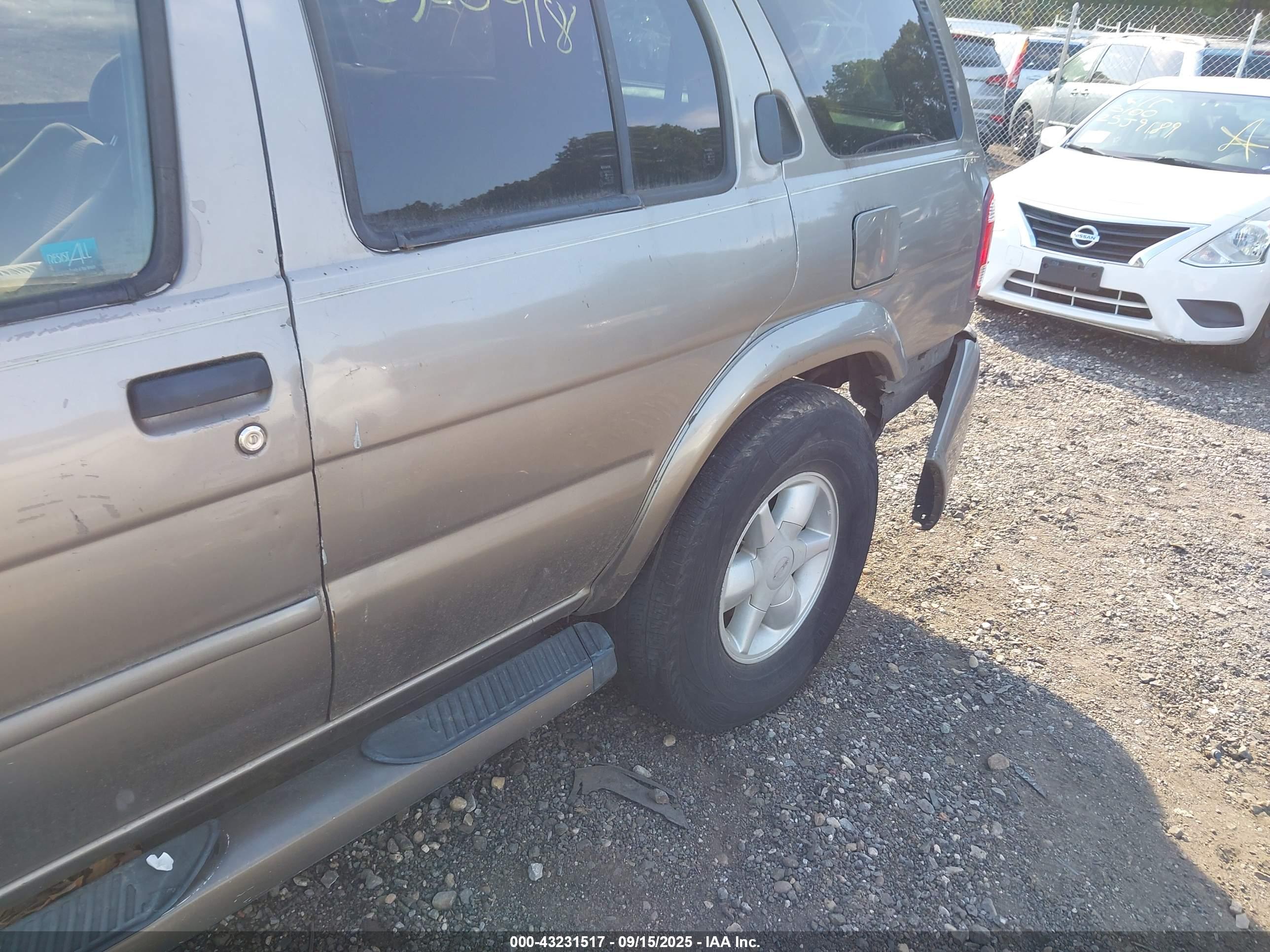 NISSAN PATHFINDER image 6