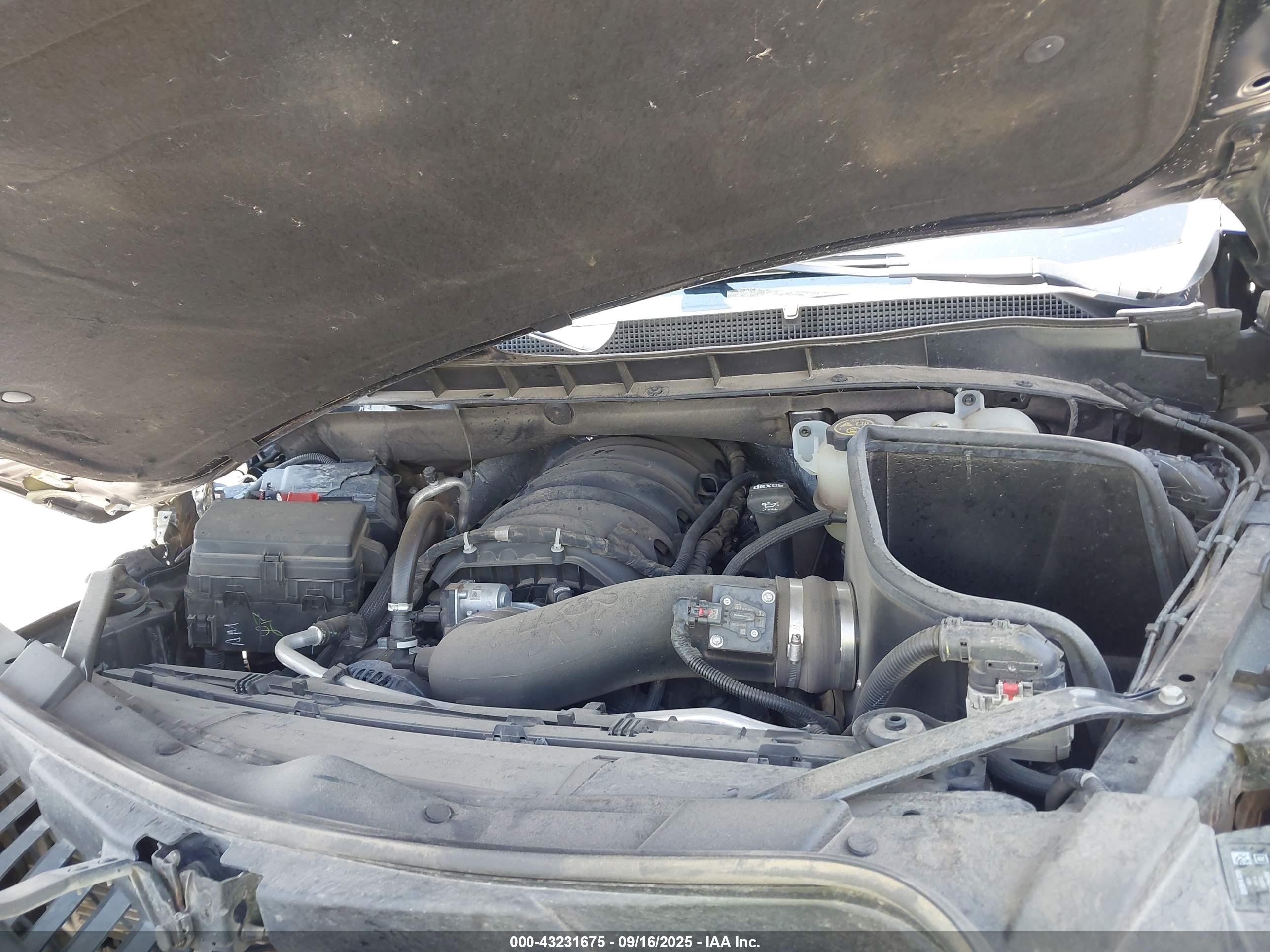 CHEVROLET TAHOE image 10