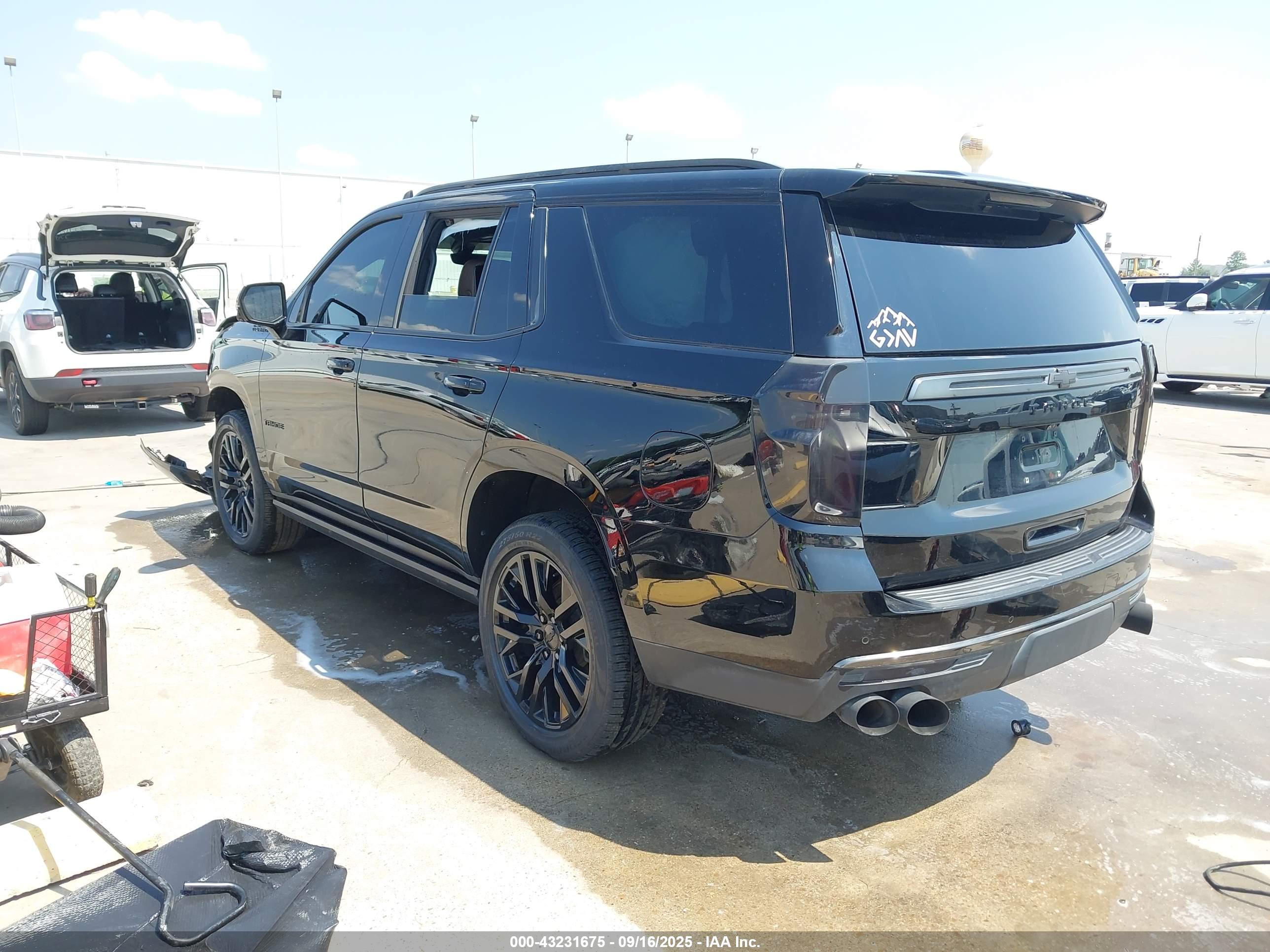 CHEVROLET TAHOE image 3