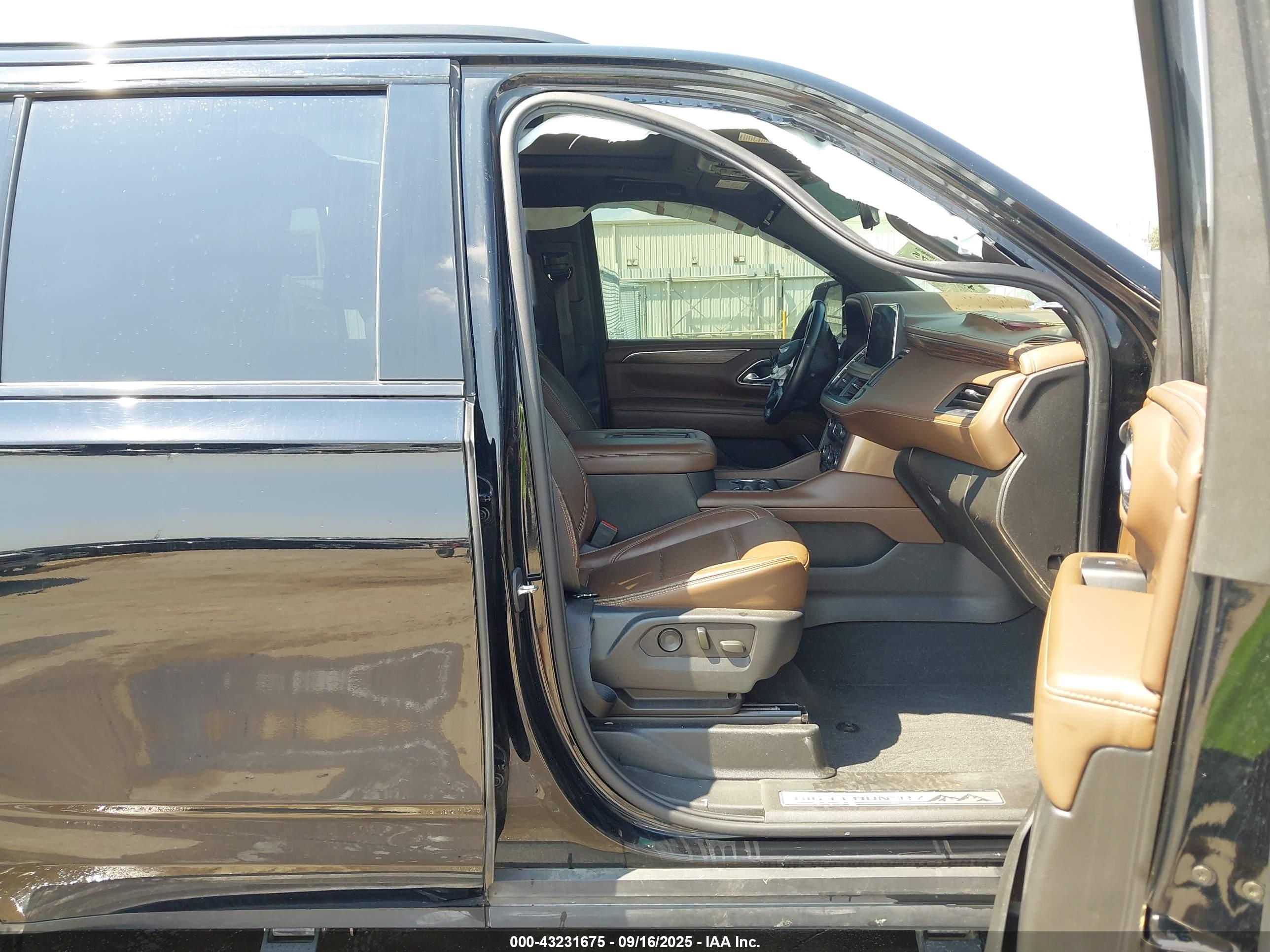 CHEVROLET TAHOE image 5