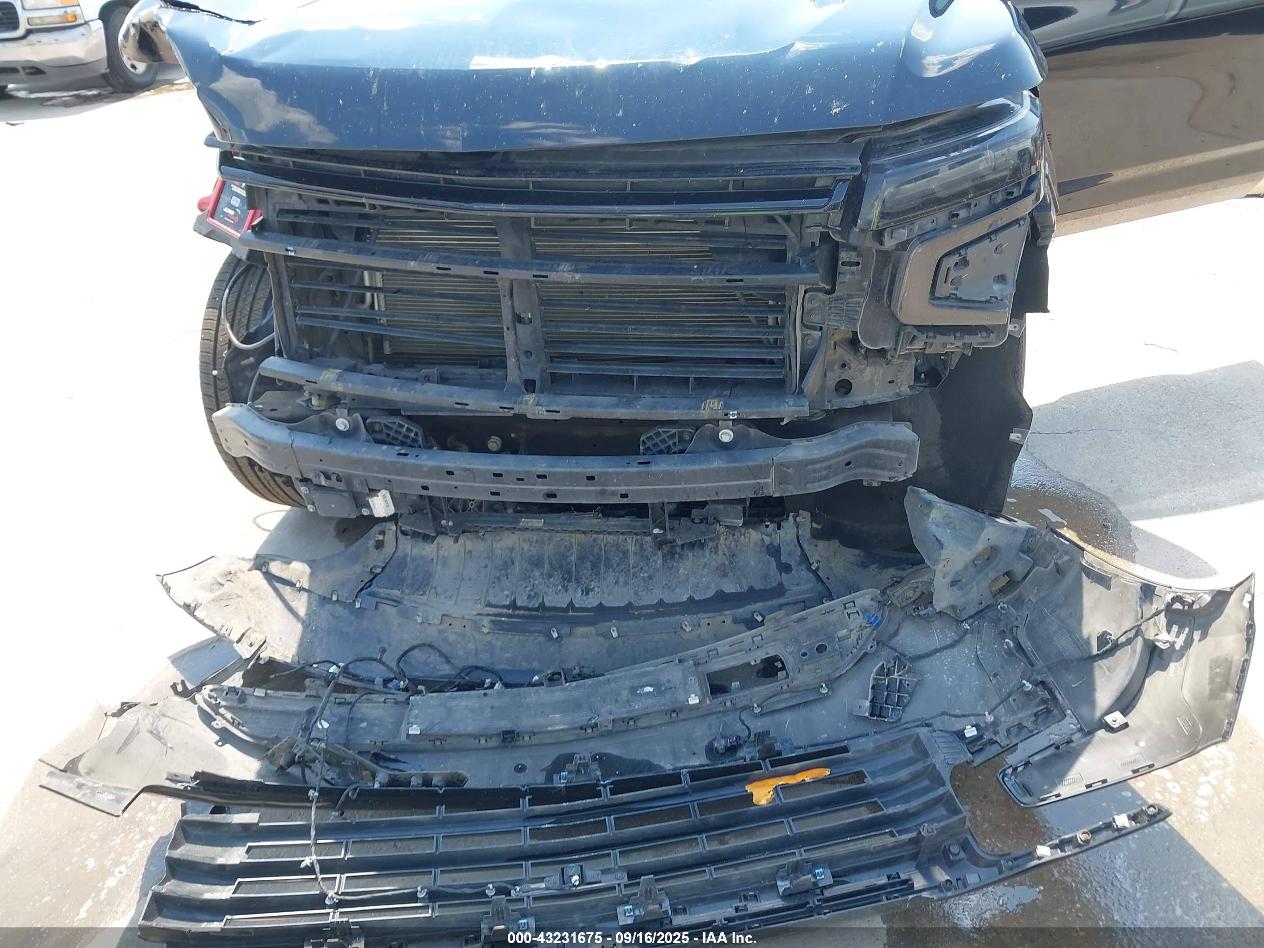 CHEVROLET TAHOE image 6