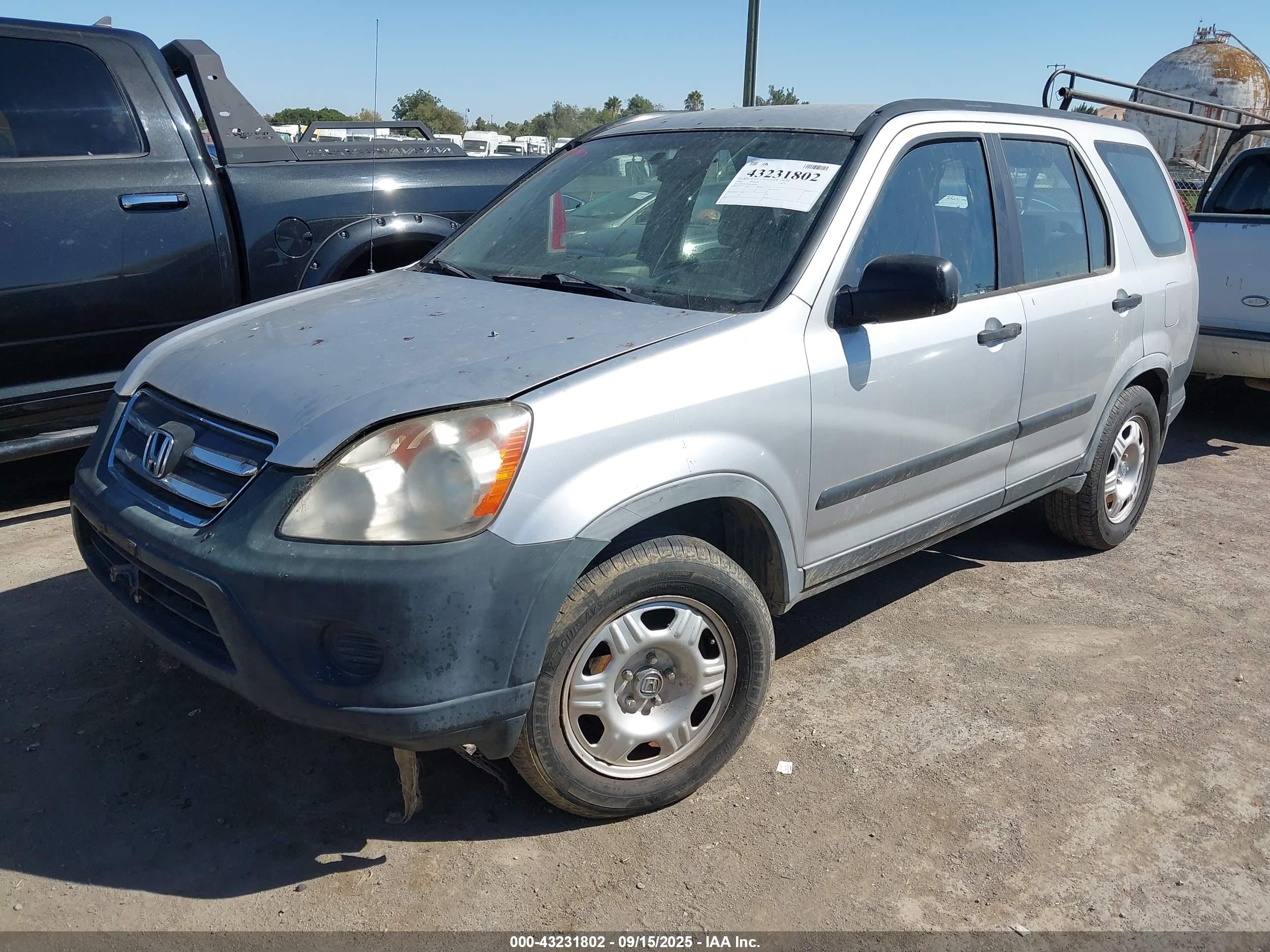 HONDA CR-V image 2