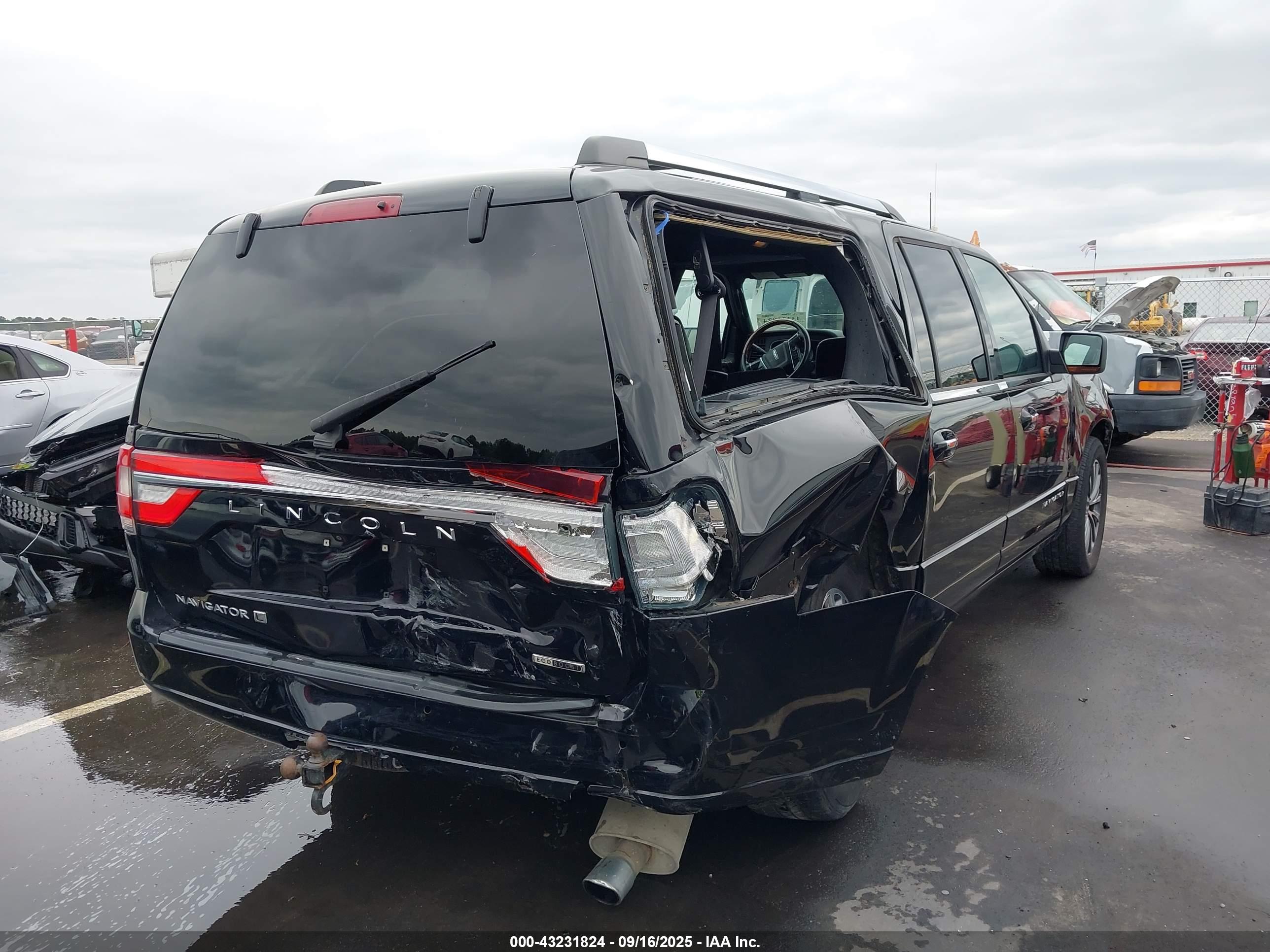 LINCOLN NAVIGATOR image 6