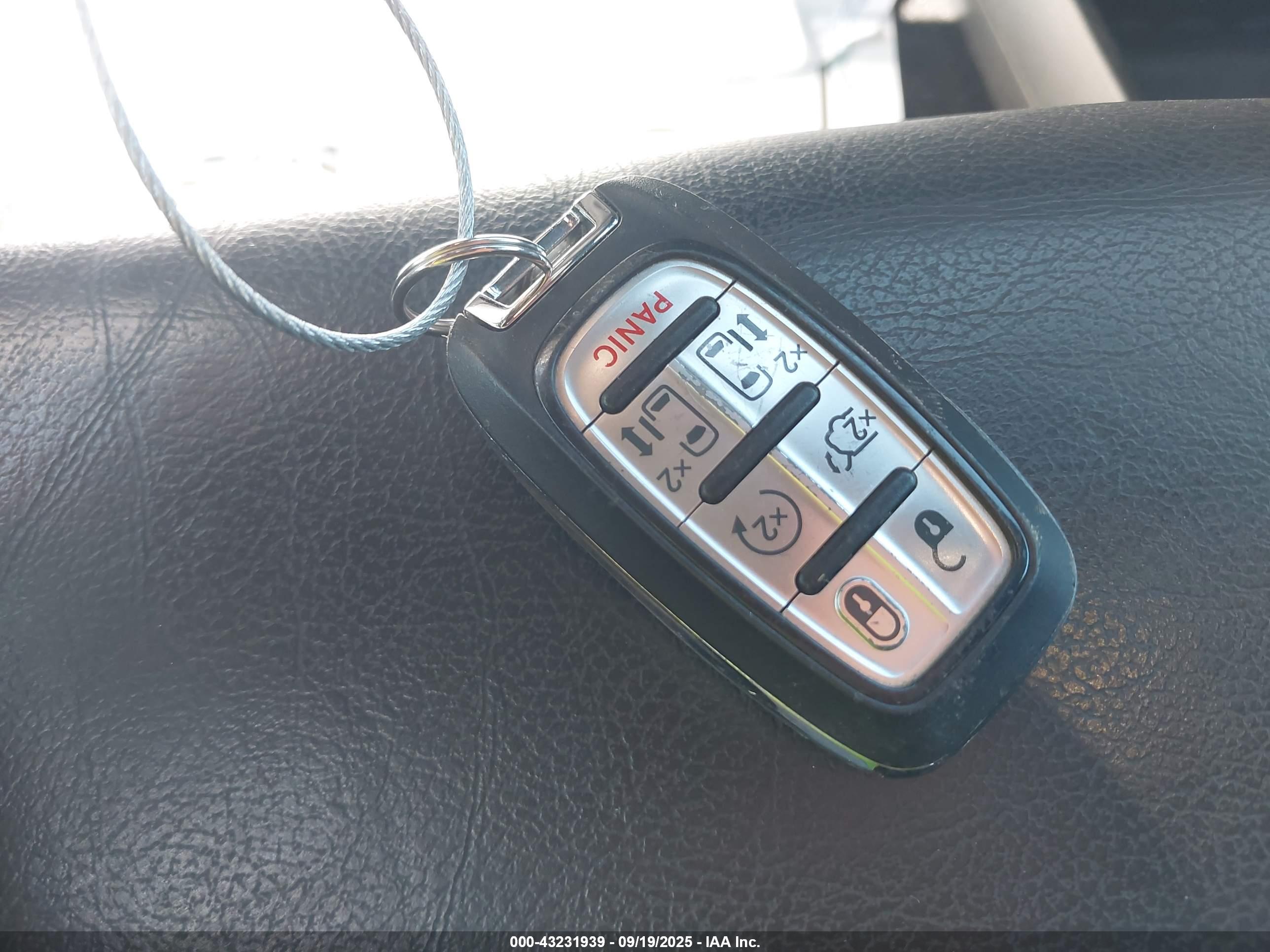 CHRYSLER PACIFICA image 11