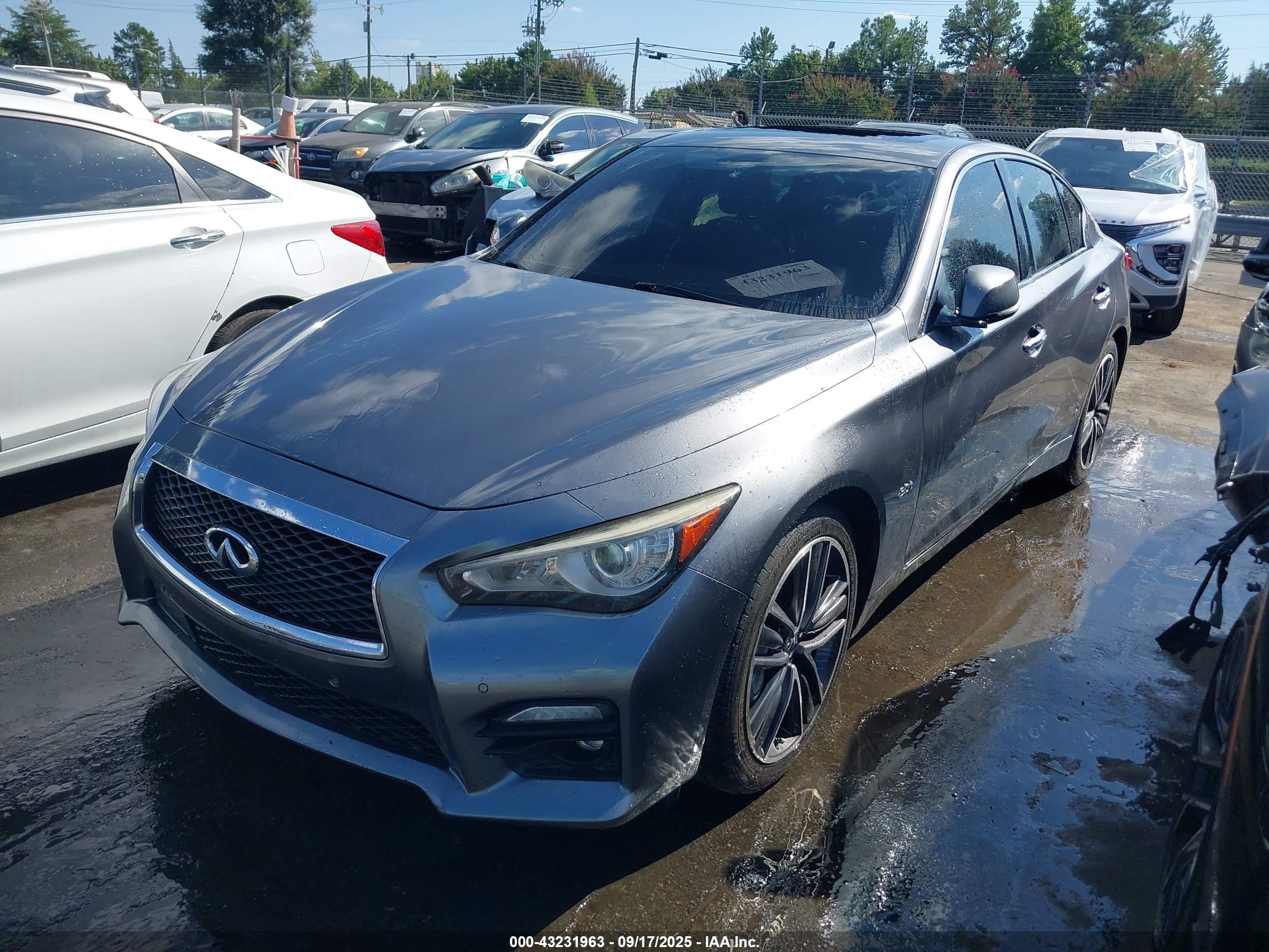 INFINITI Q50 image 2