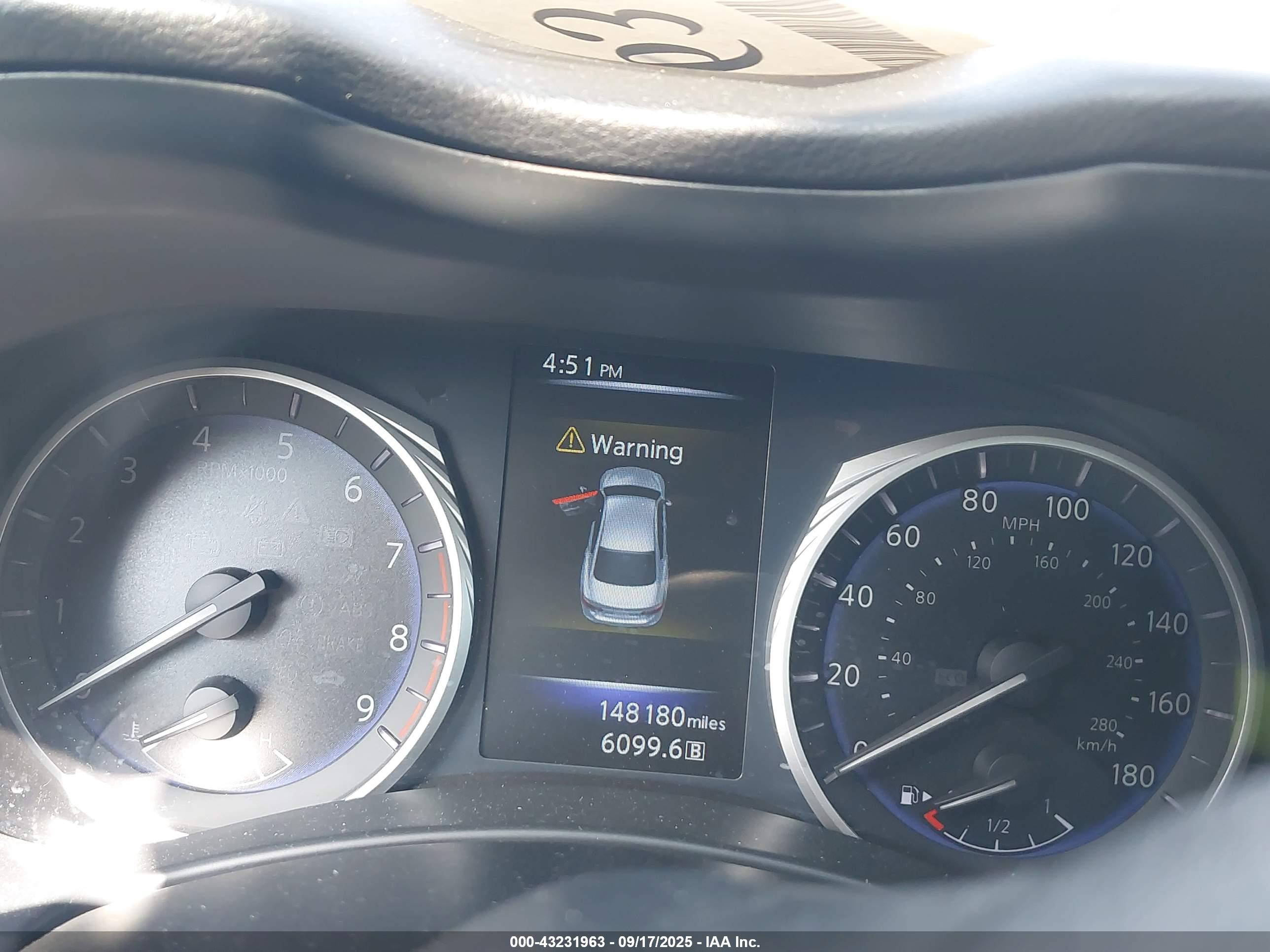 INFINITI Q50 image 7