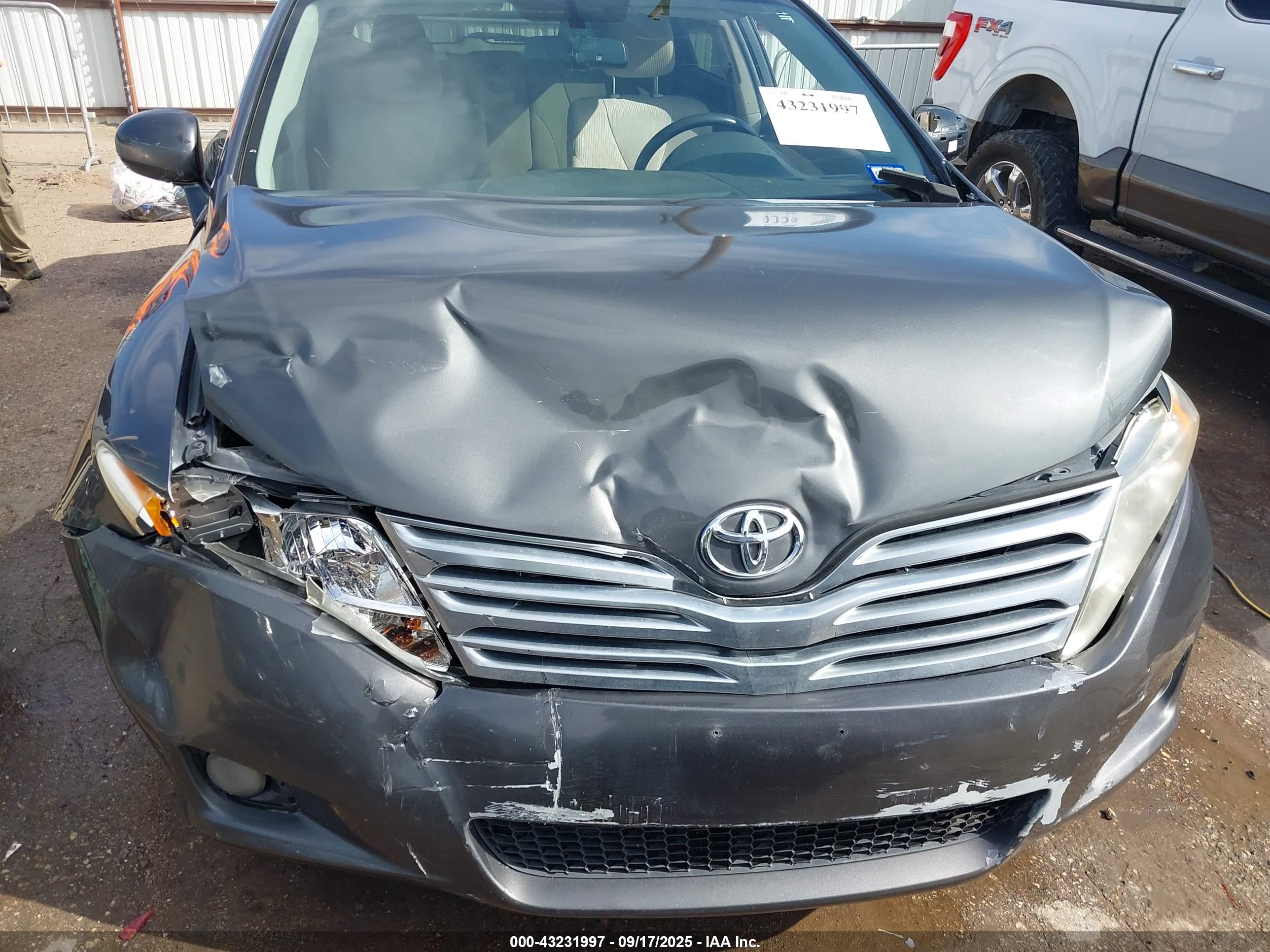 TOYOTA VENZA image 6