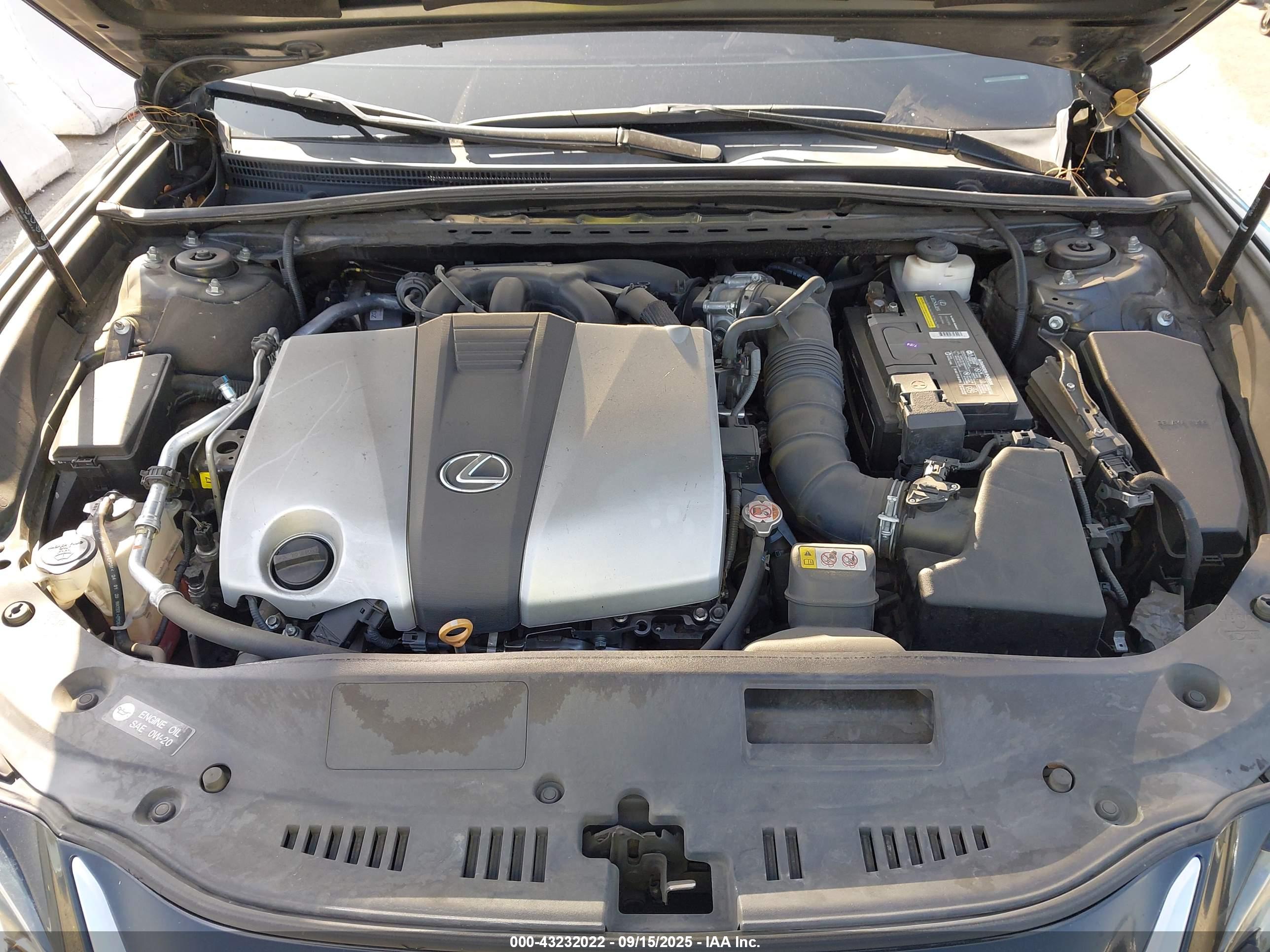 LEXUS ES image 10