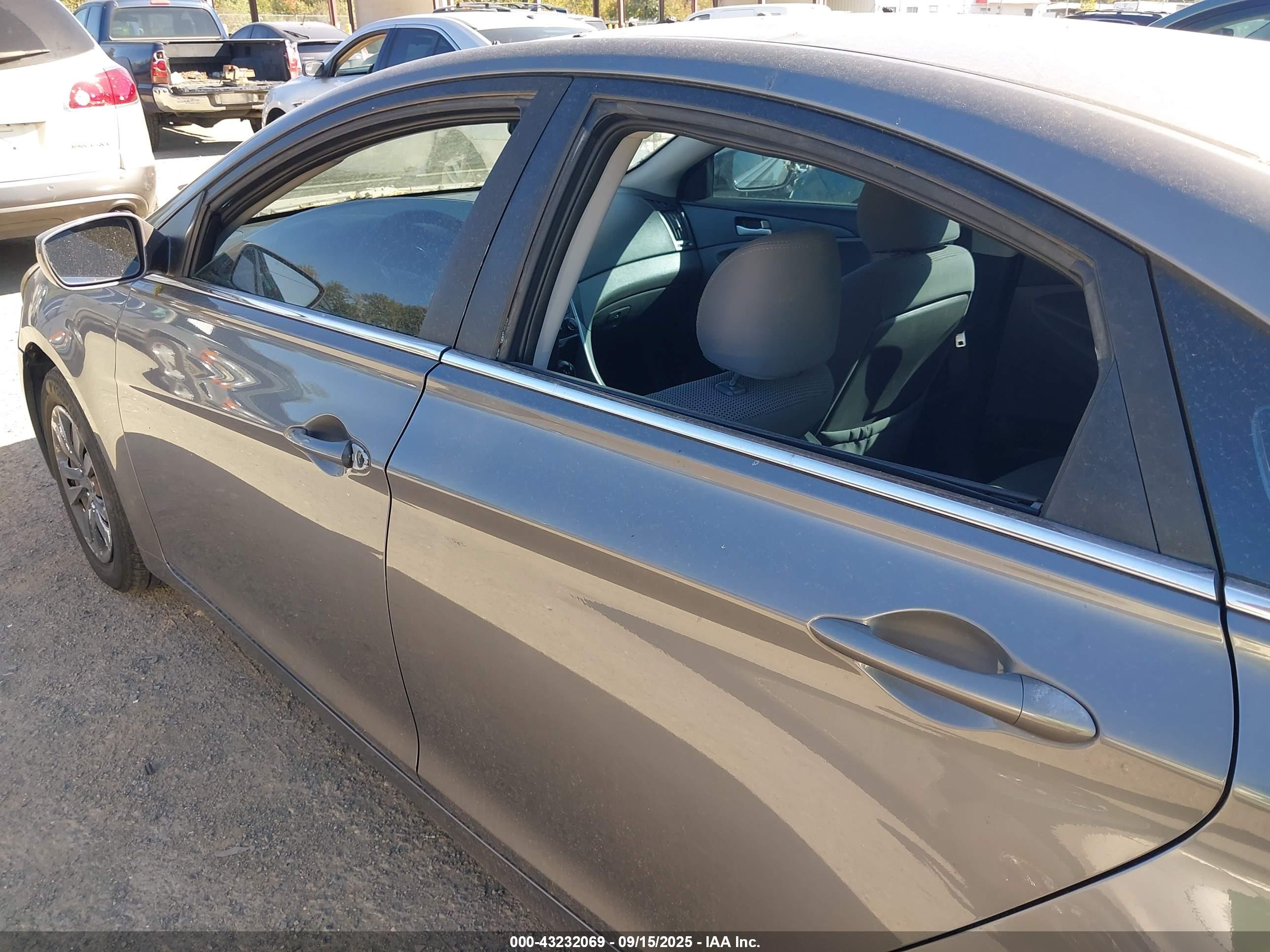 HYUNDAI SONATA image 6
