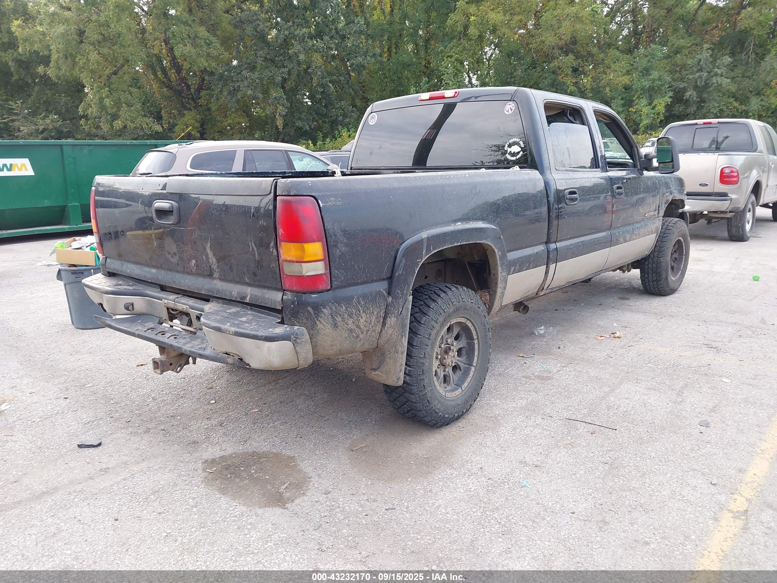 CHEVROLET SILVERADO image 4