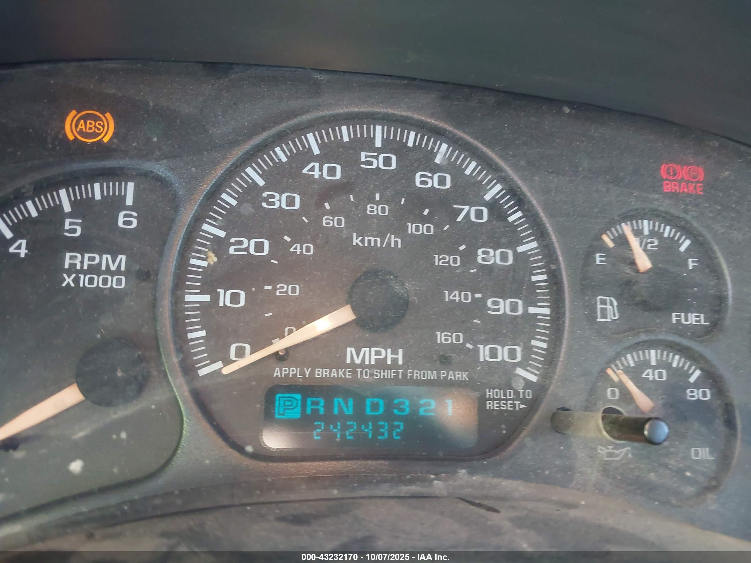 CHEVROLET SILVERADO image 7