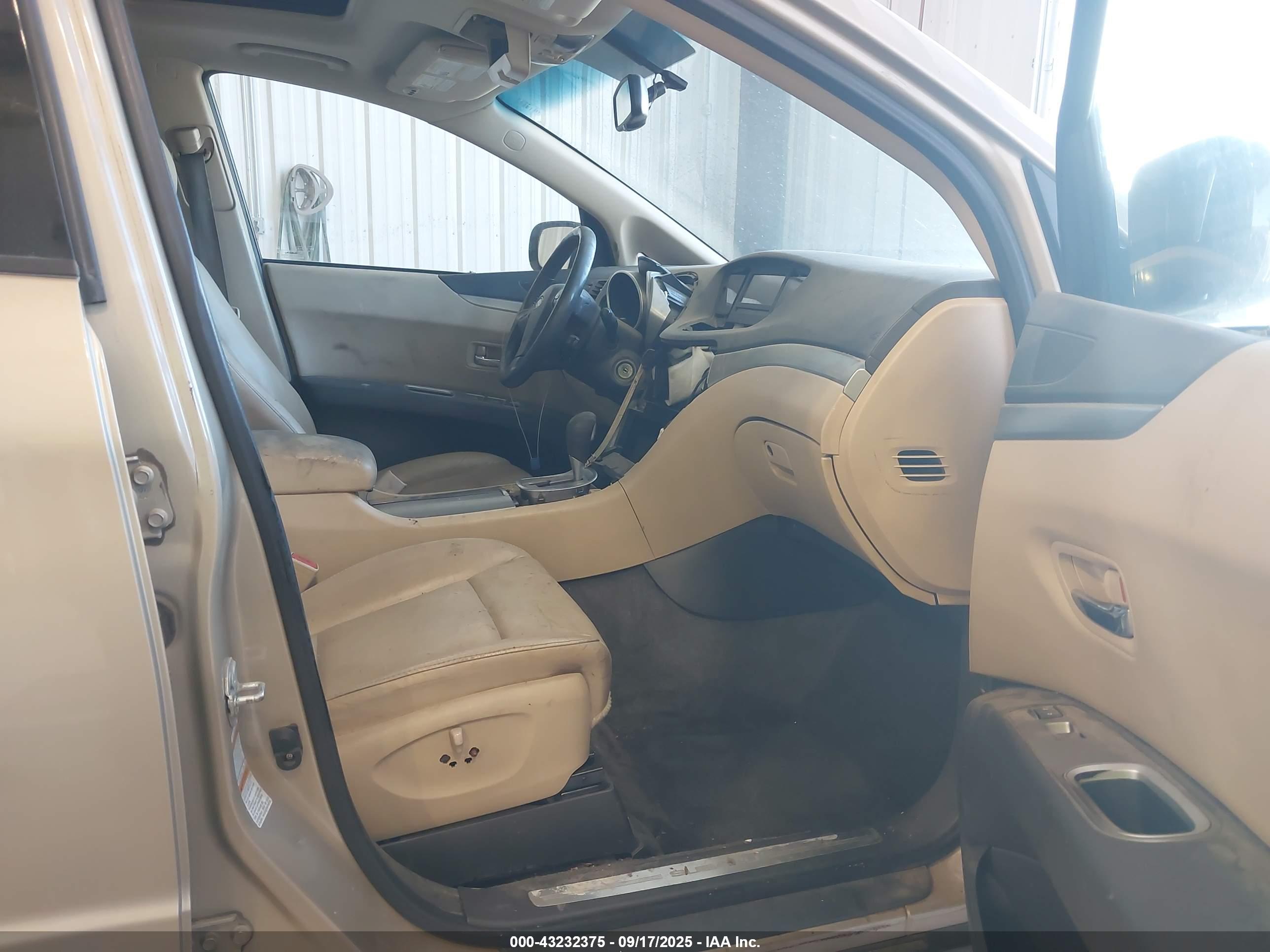 SUBARU B9 image 5