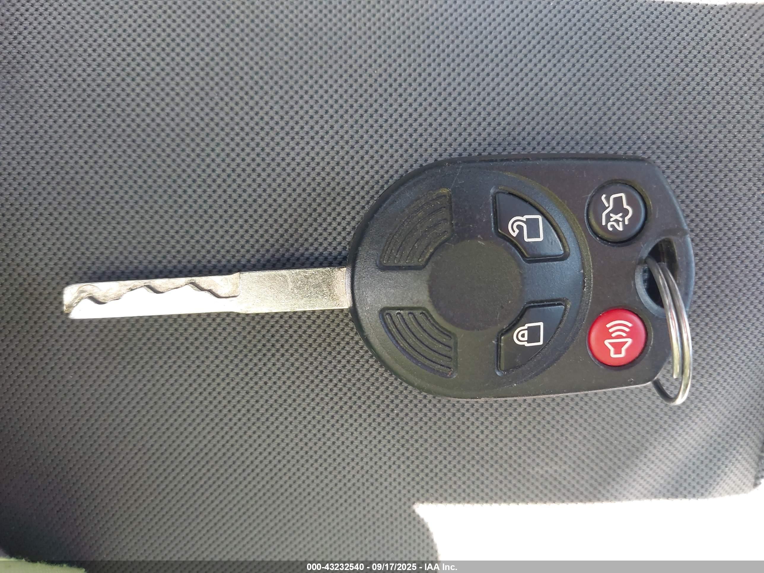 FORD ESCAPE image 11