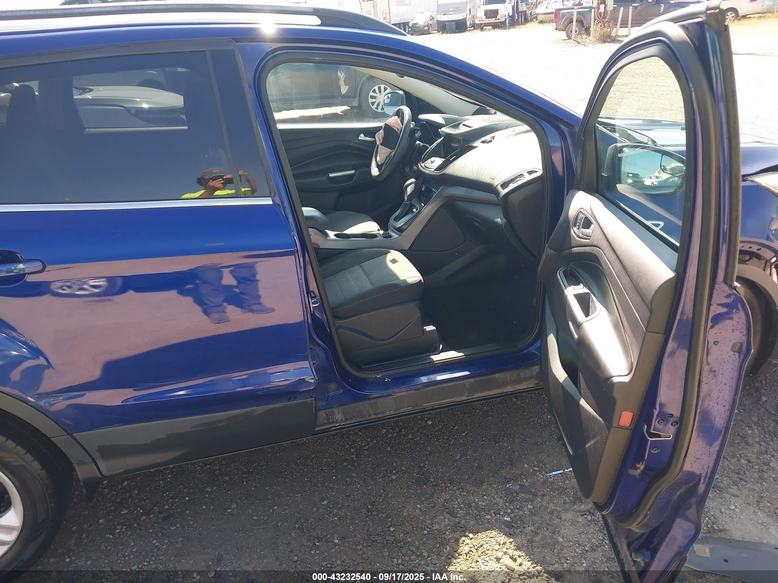 FORD ESCAPE image 5