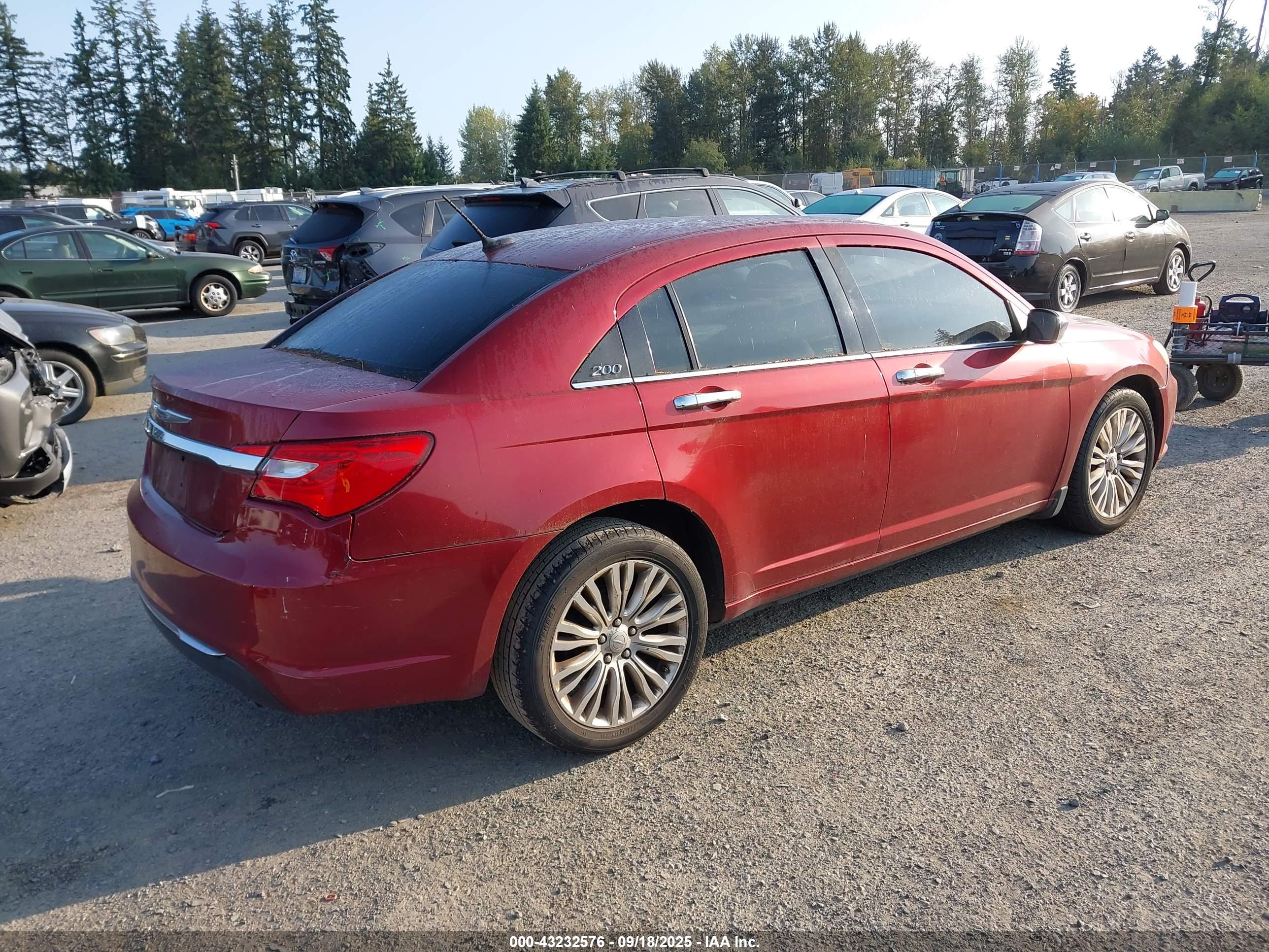 CHRYSLER 200 image 4