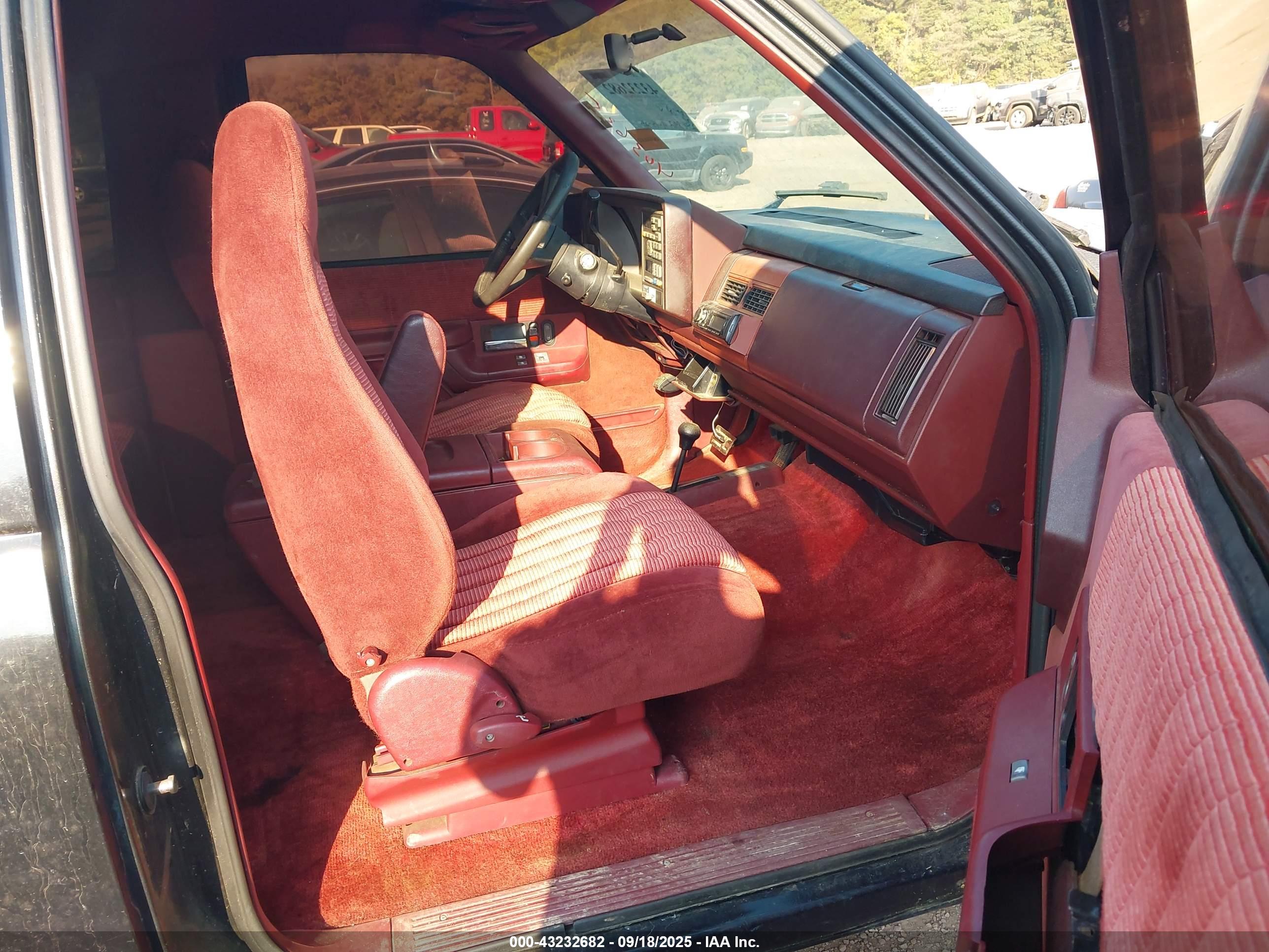 CHEVROLET BLAZER image 5
