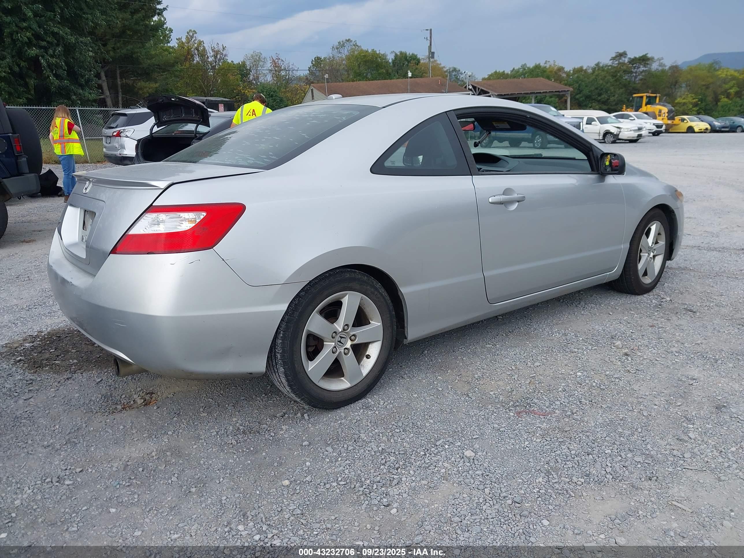 HONDA CIVIC image 4