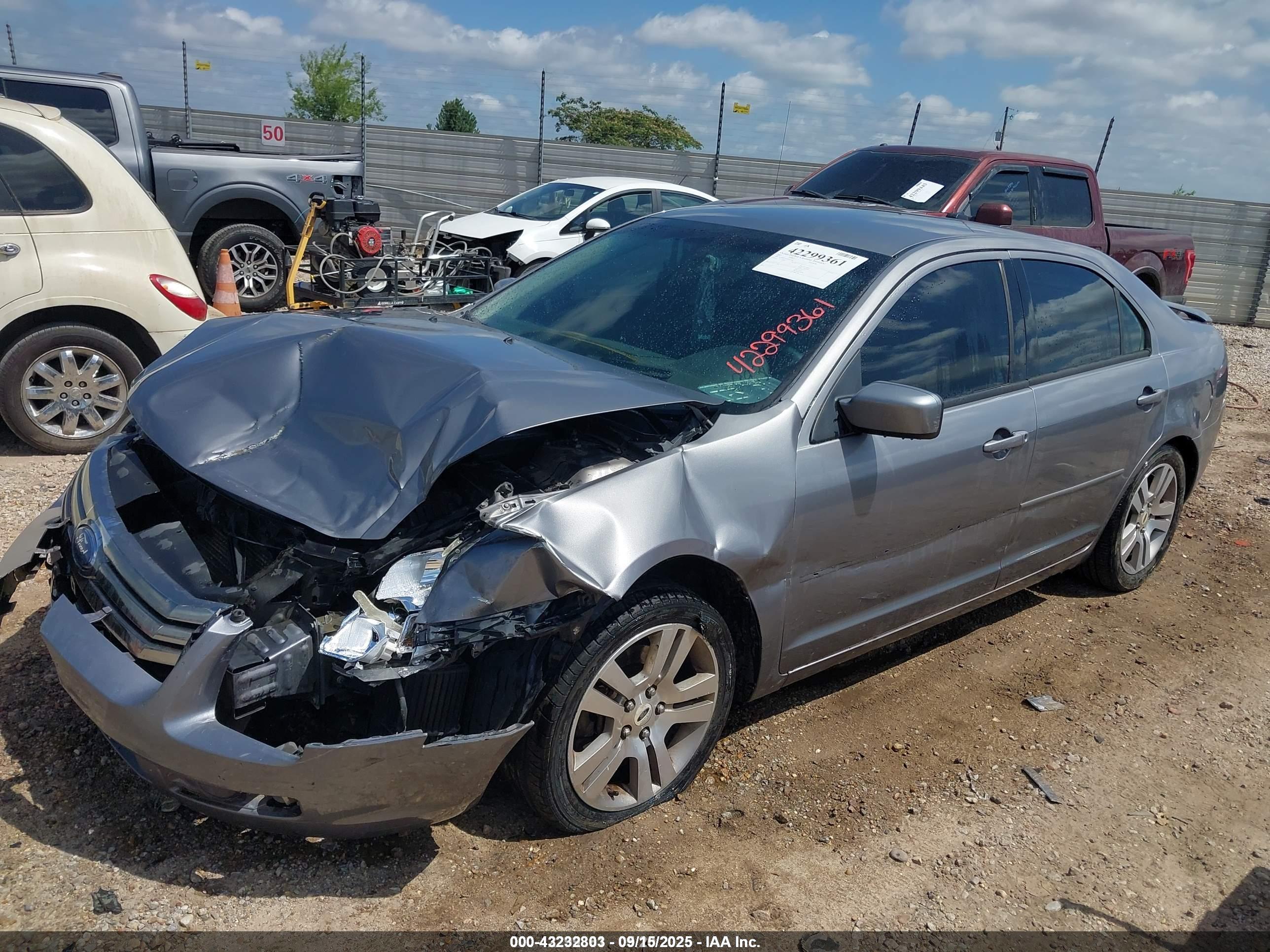FORD FUSION image 2
