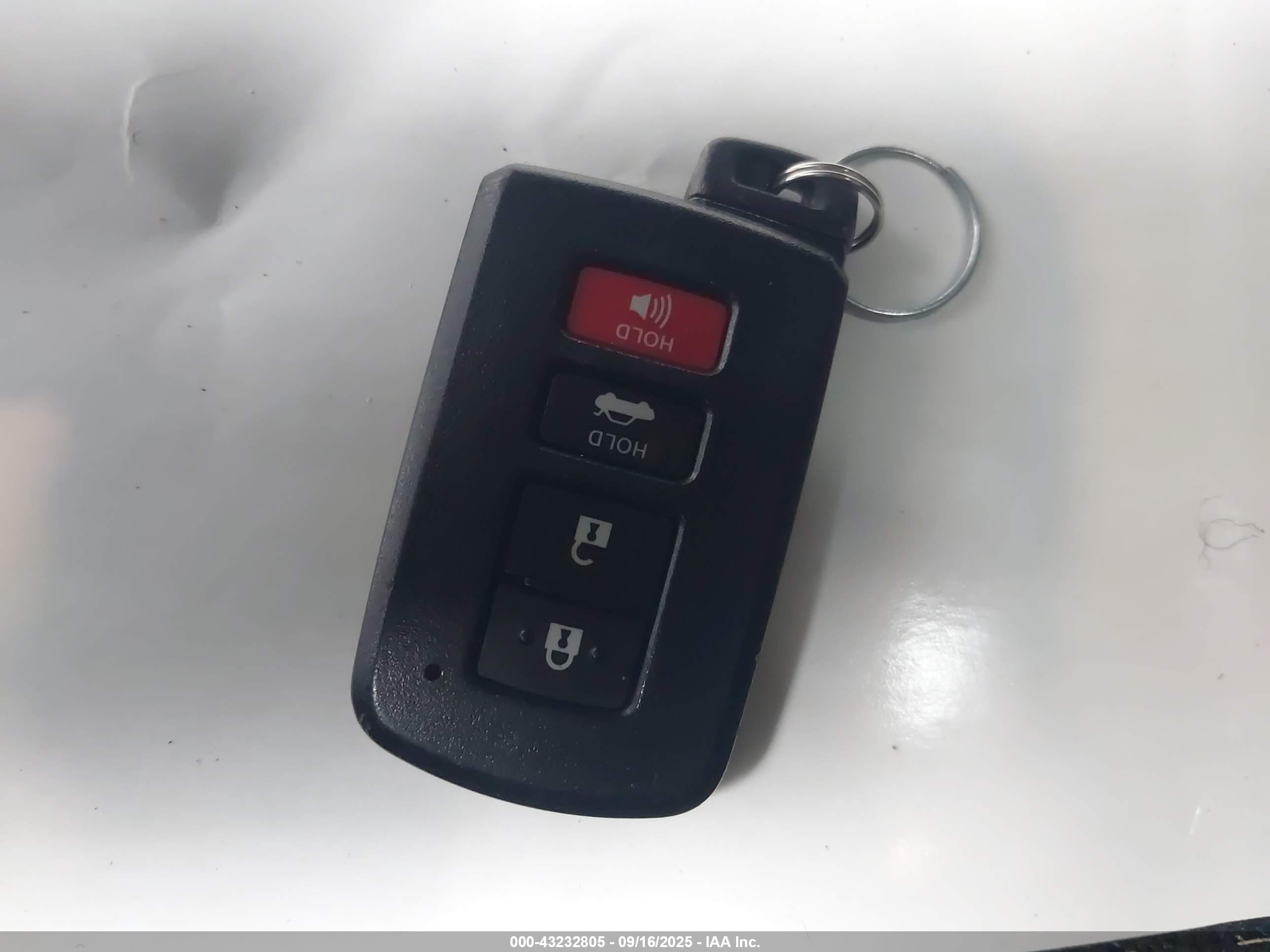 TOYOTA AVALON image 11