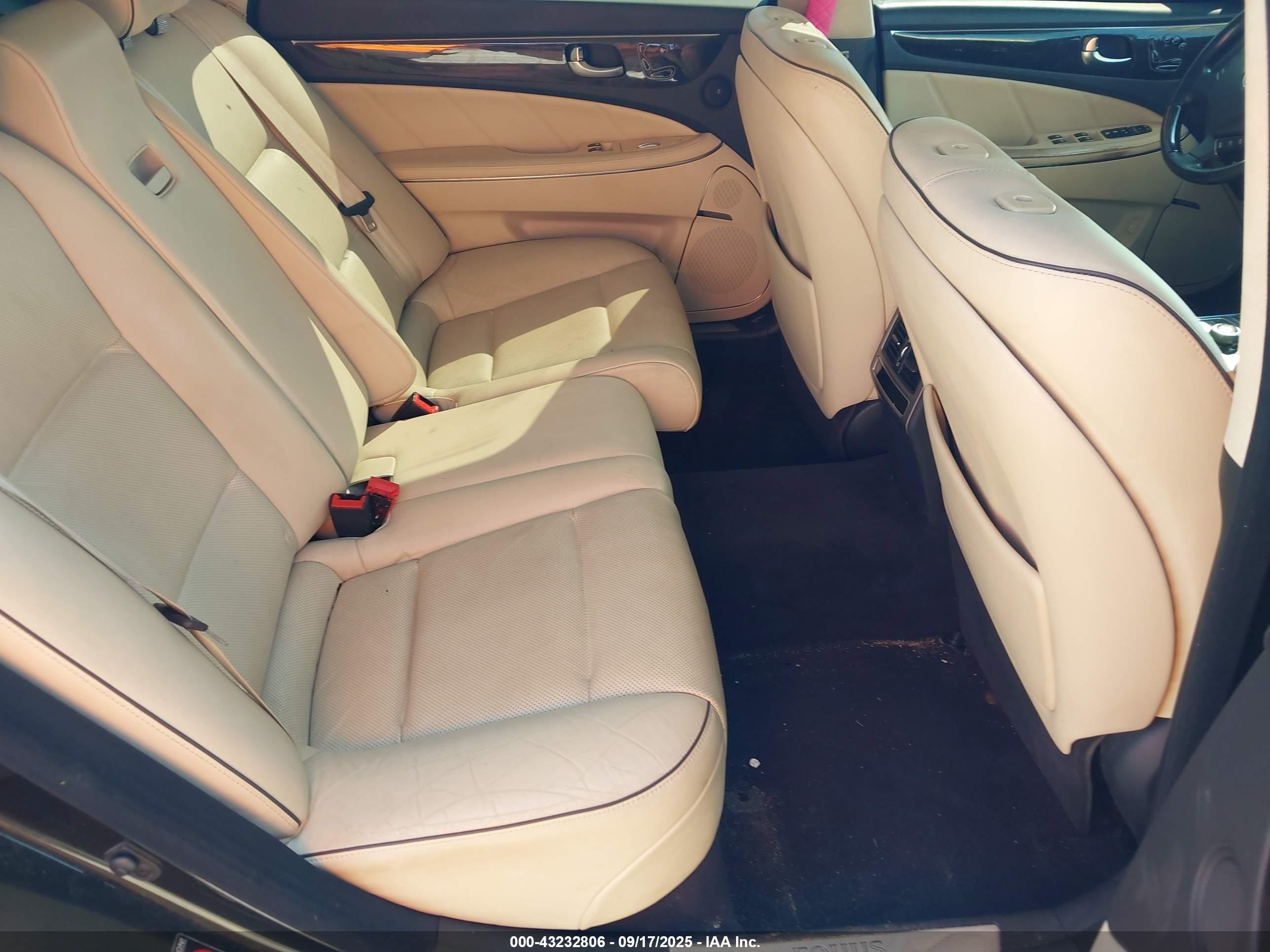 HYUNDAI EQUUS image 8