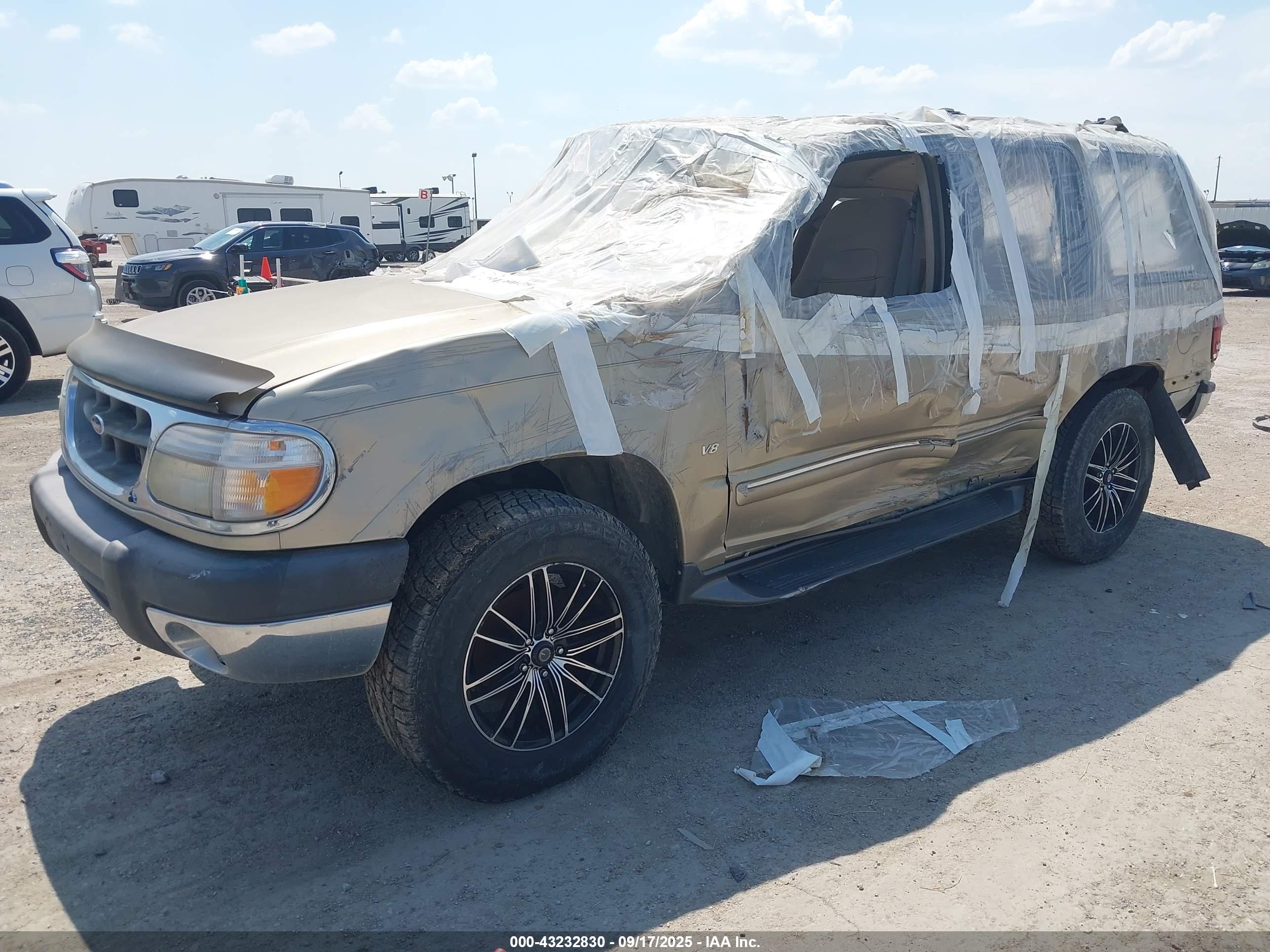 FORD EXPLORER image 2