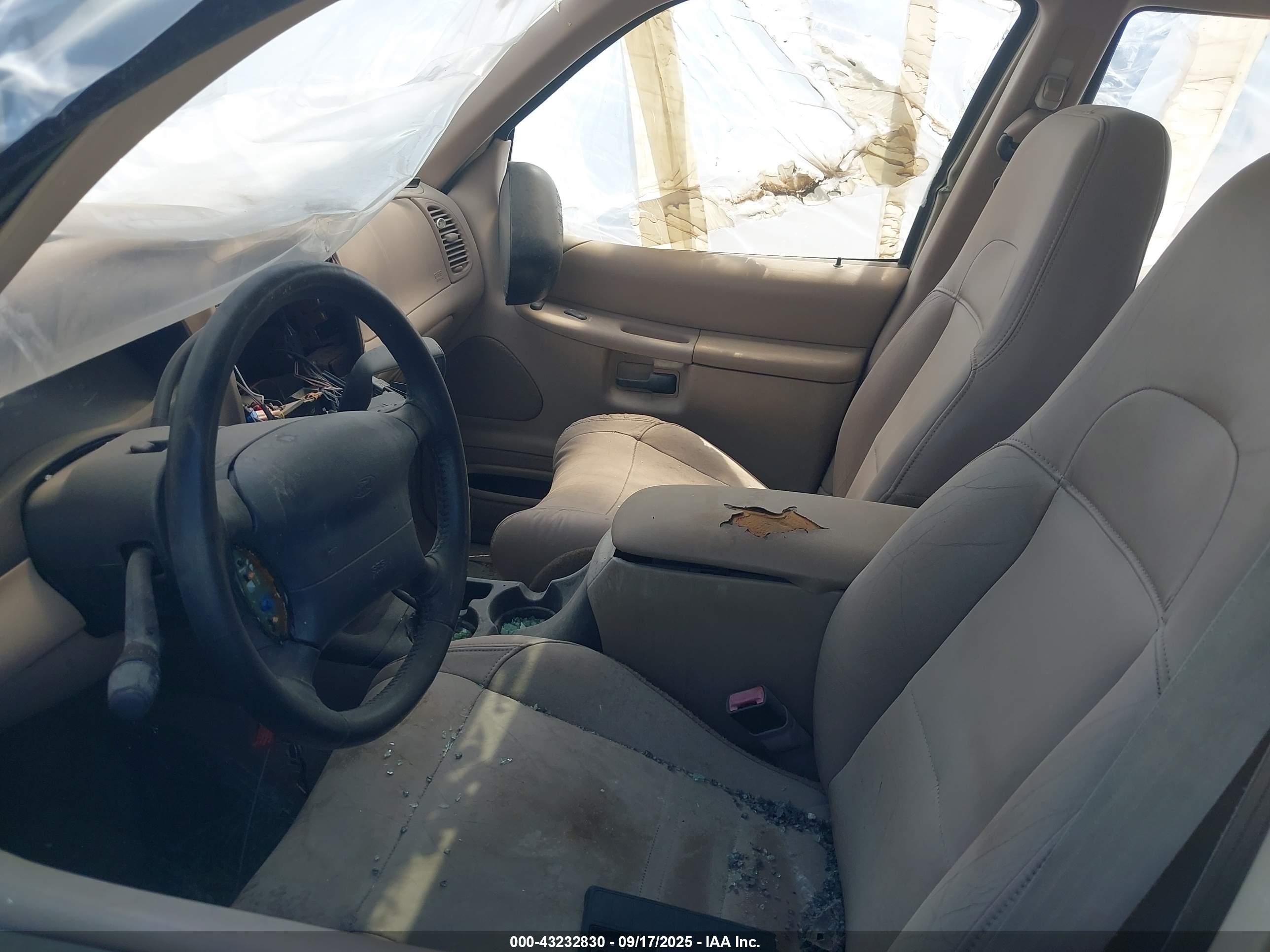 FORD EXPLORER image 5