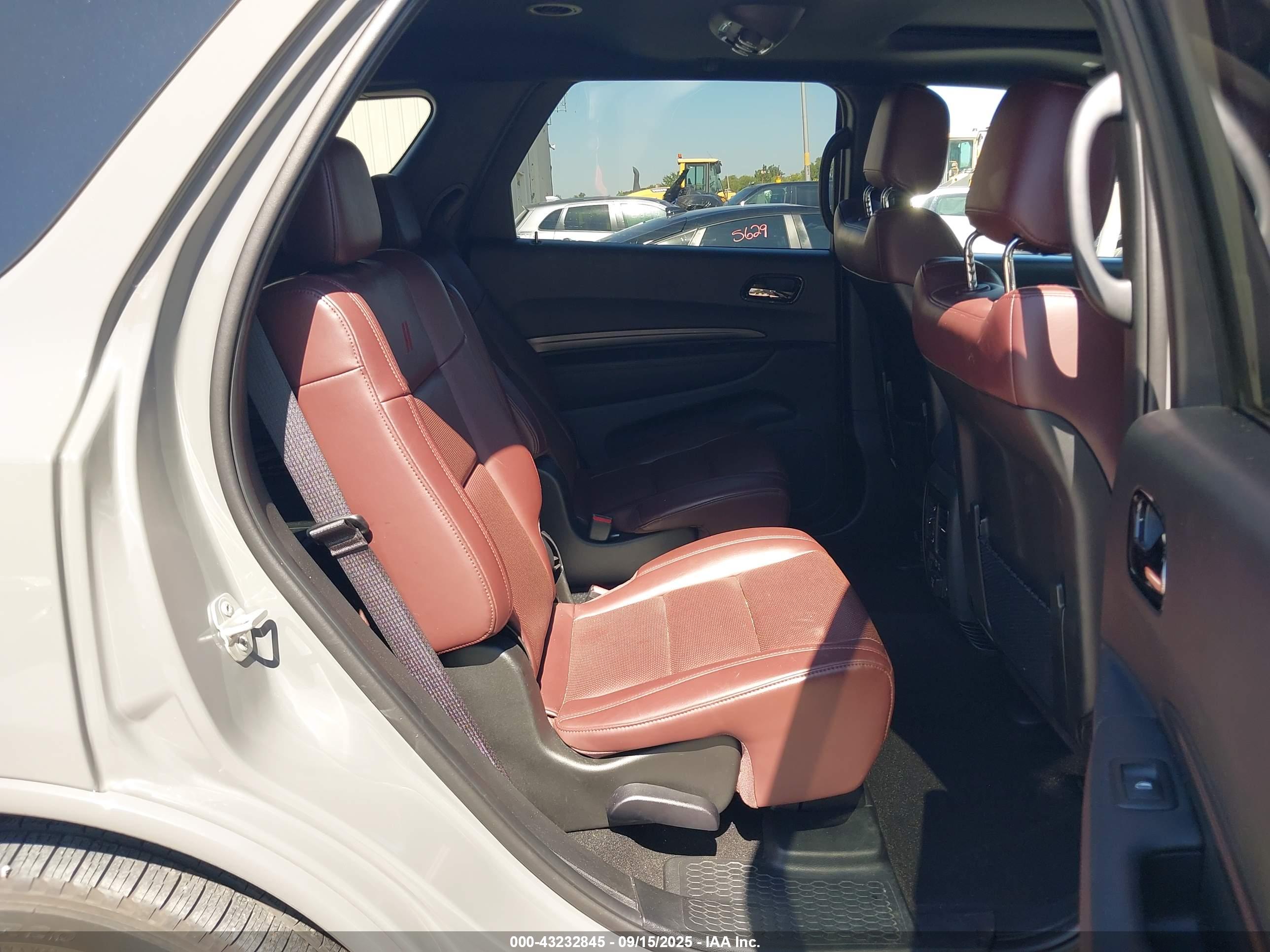 DODGE DURANGO image 8