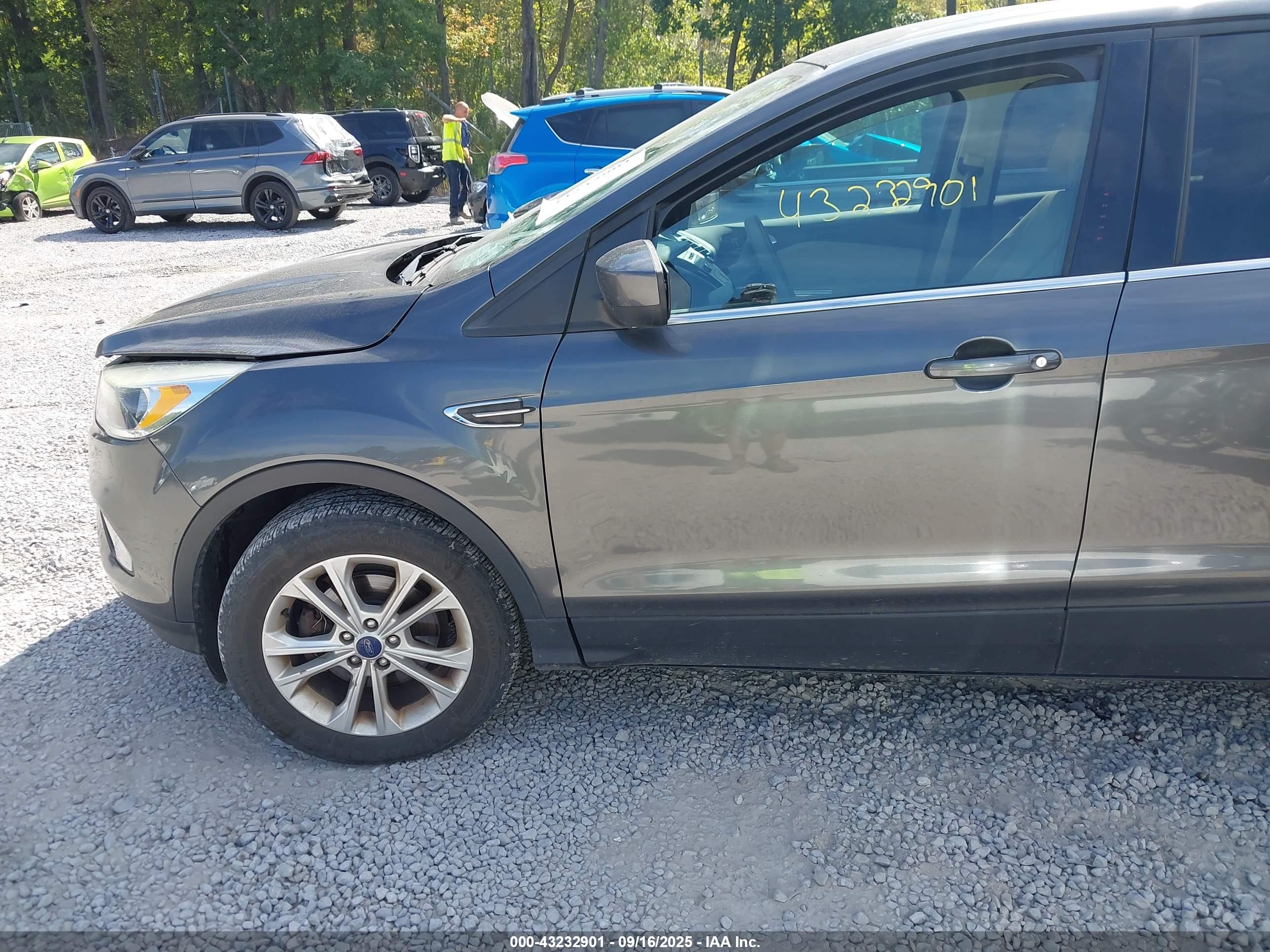 FORD ESCAPE image 6