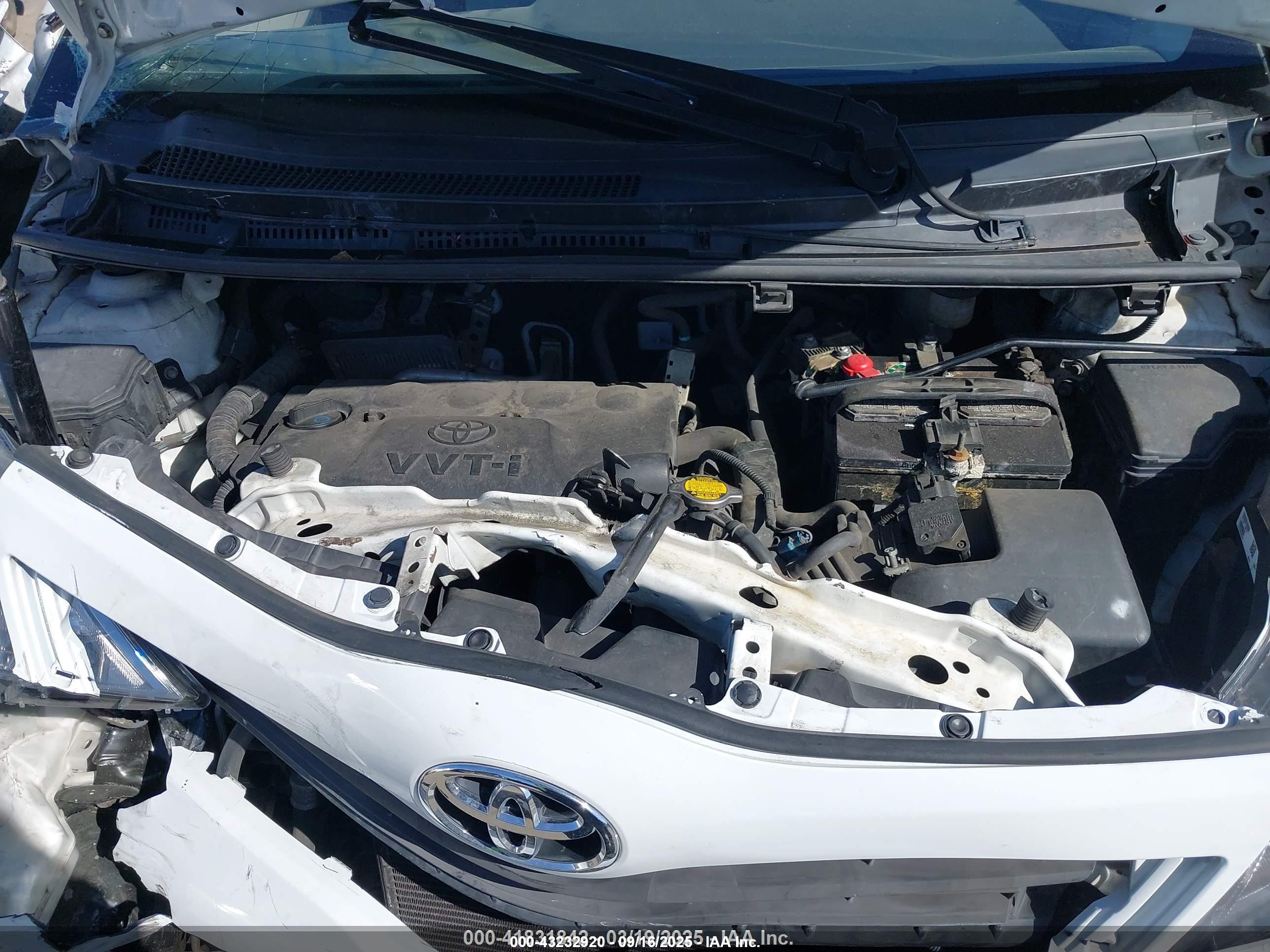 TOYOTA YARIS image 10