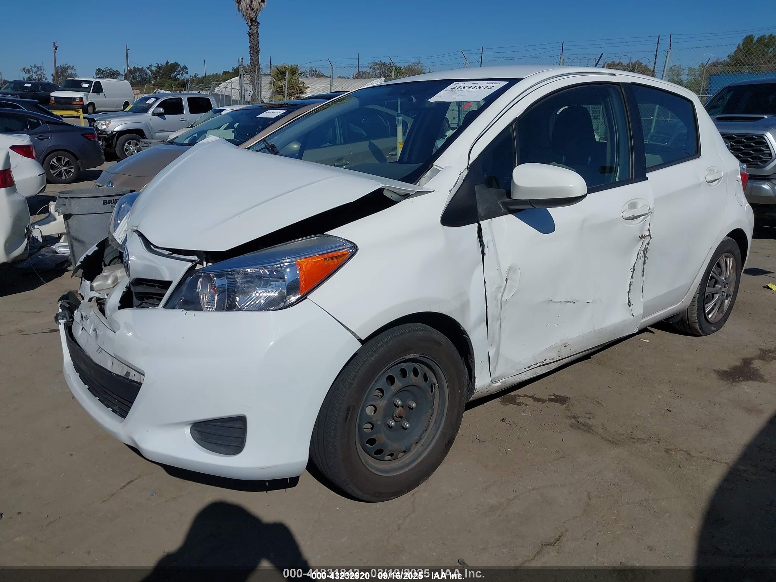 TOYOTA YARIS image 2