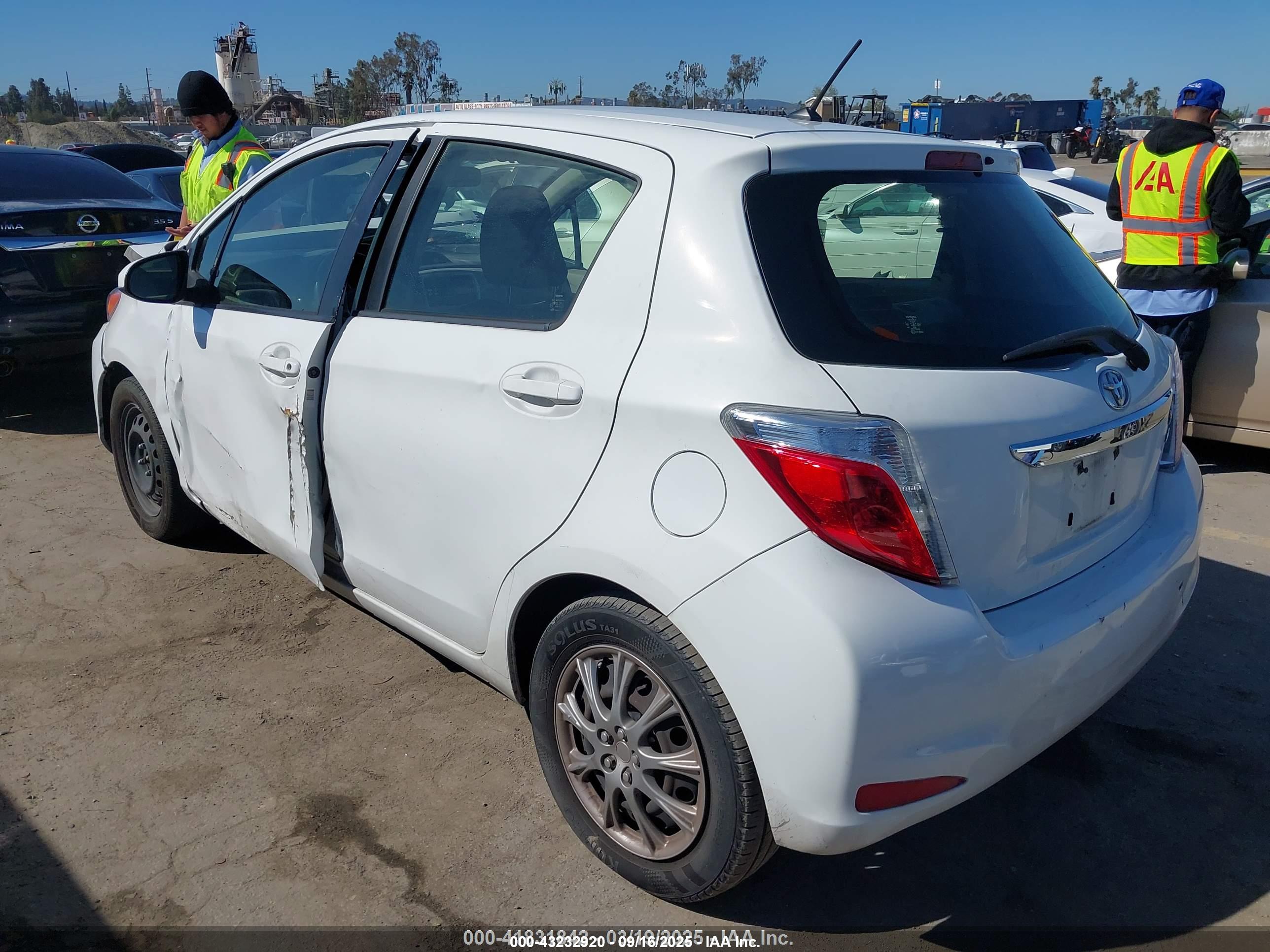TOYOTA YARIS image 3