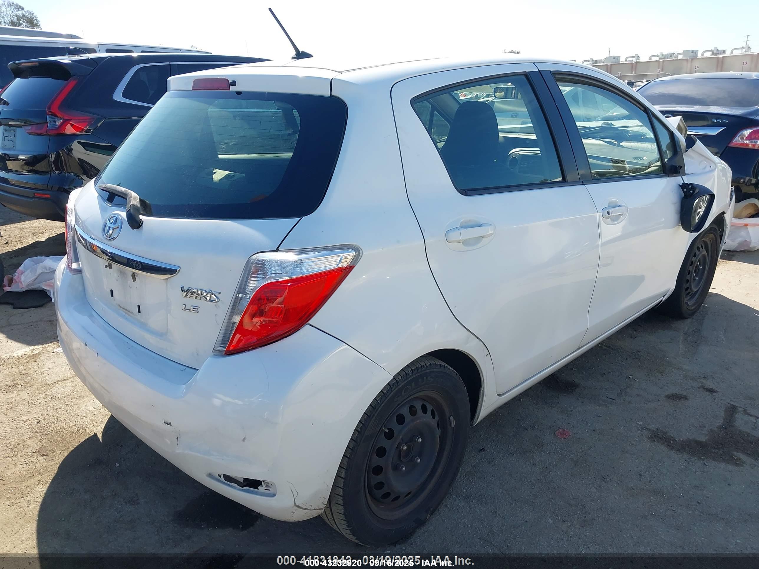 TOYOTA YARIS image 4