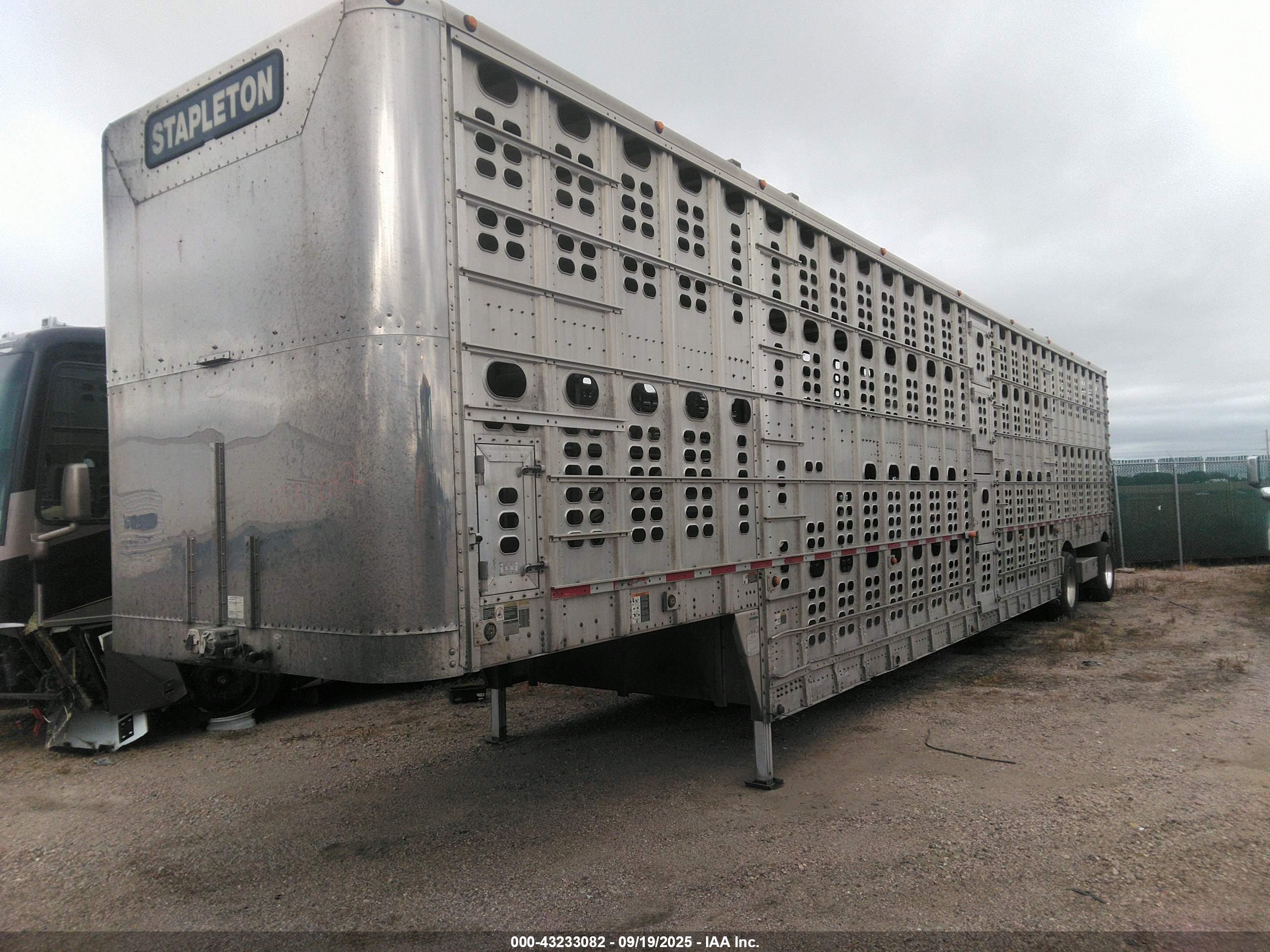 WILSON TRAILER image 2