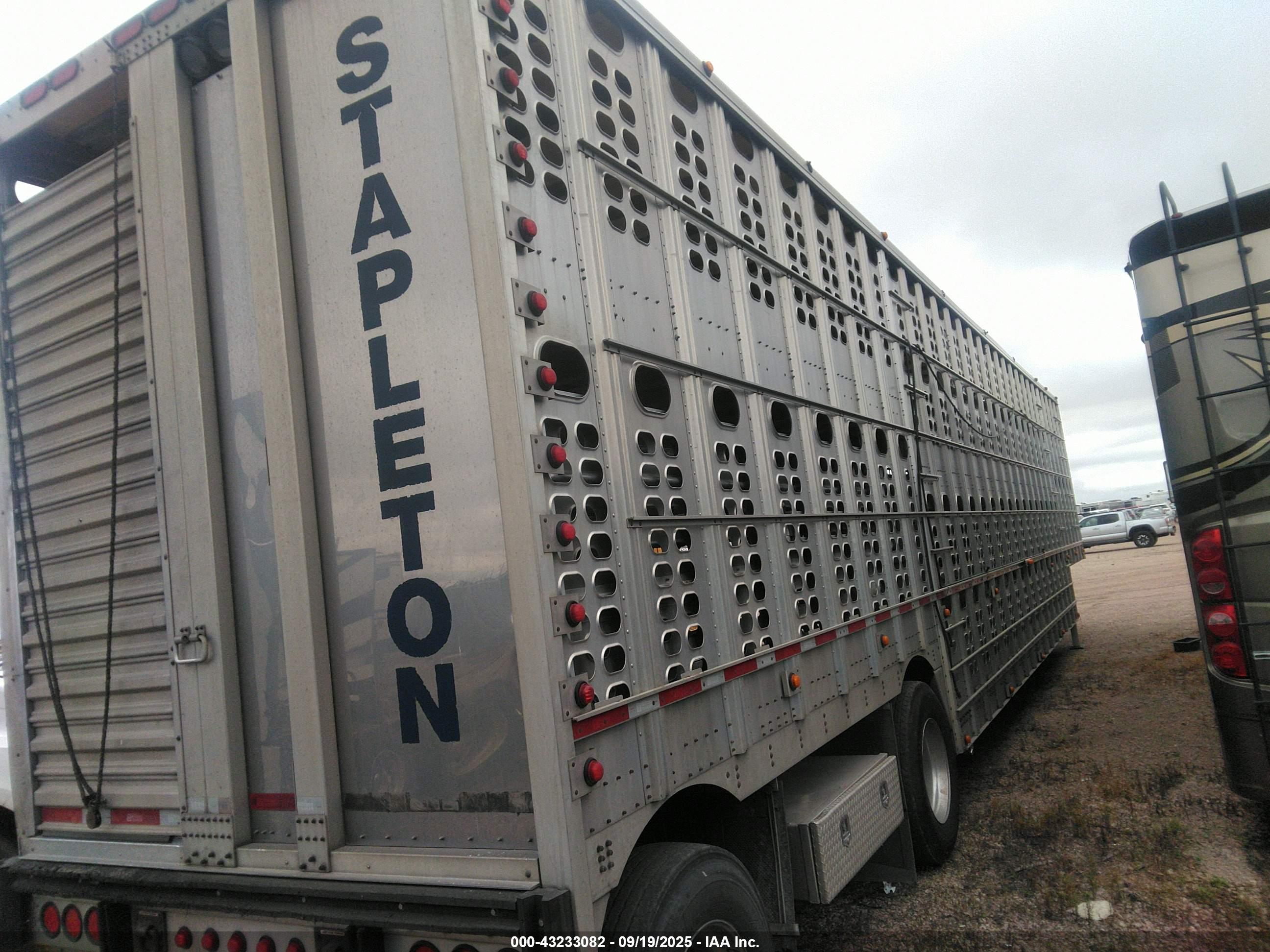 WILSON TRAILER image 4