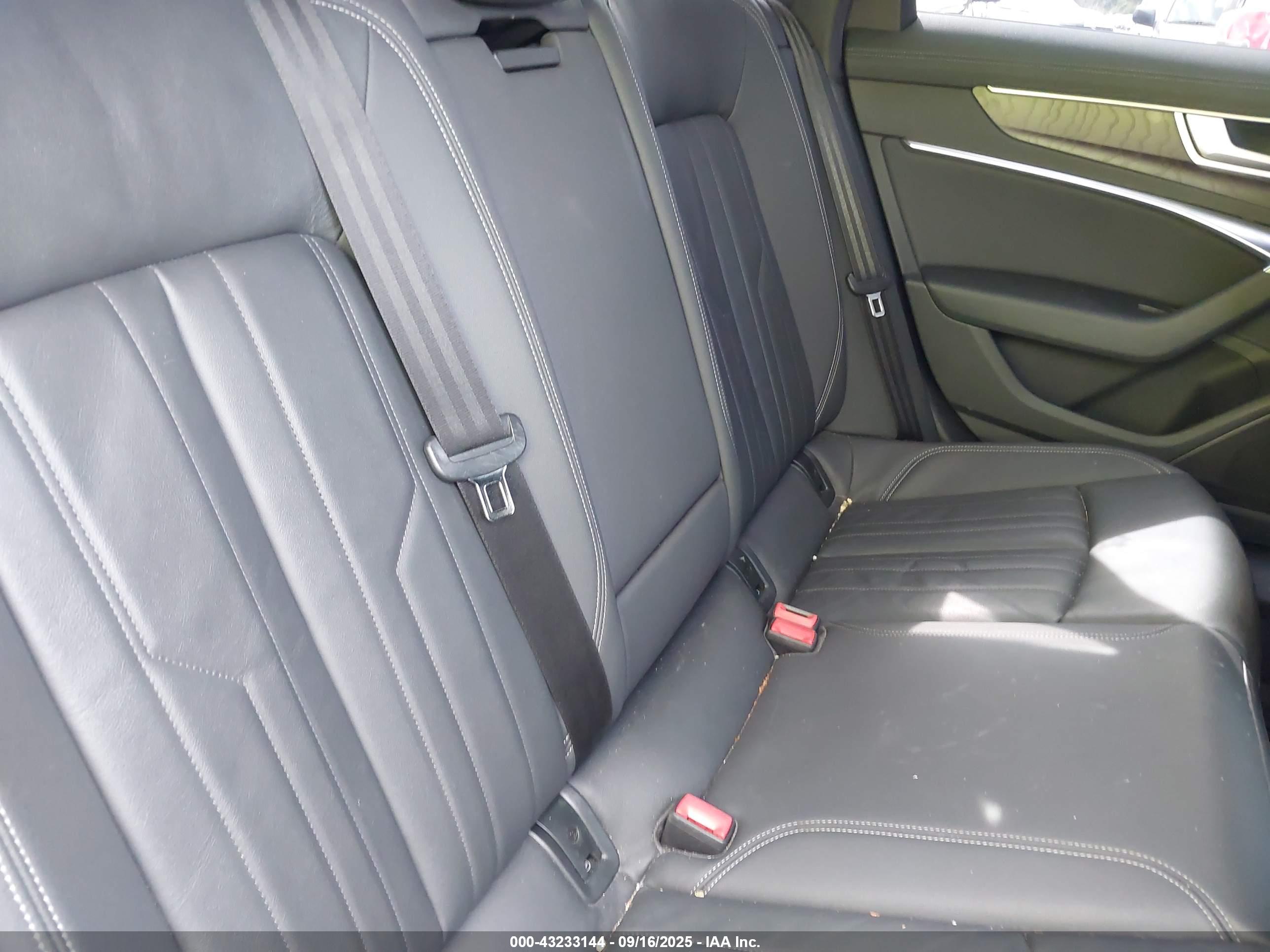 AUDI A6 image 8