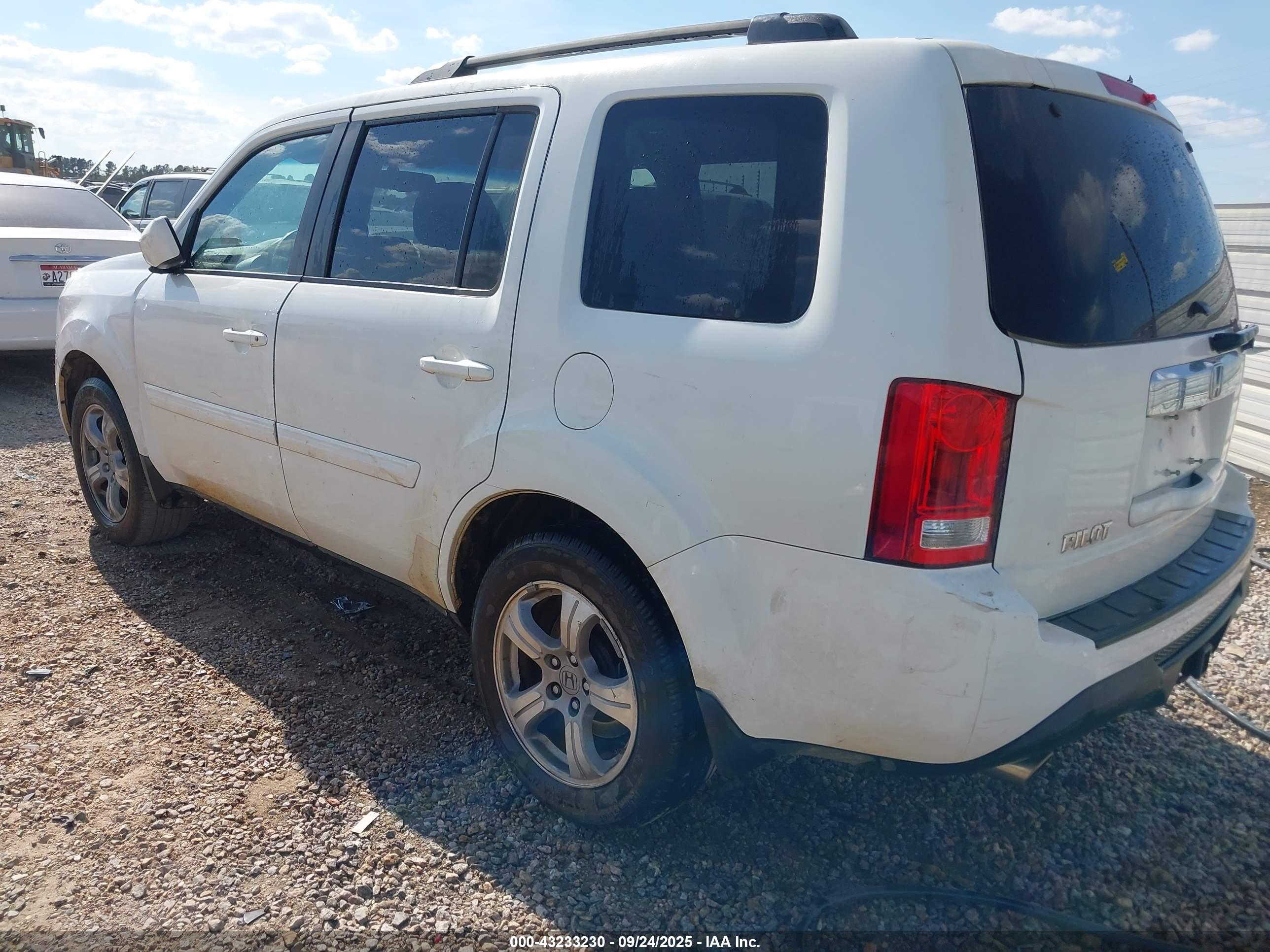 HONDA PILOT image 3