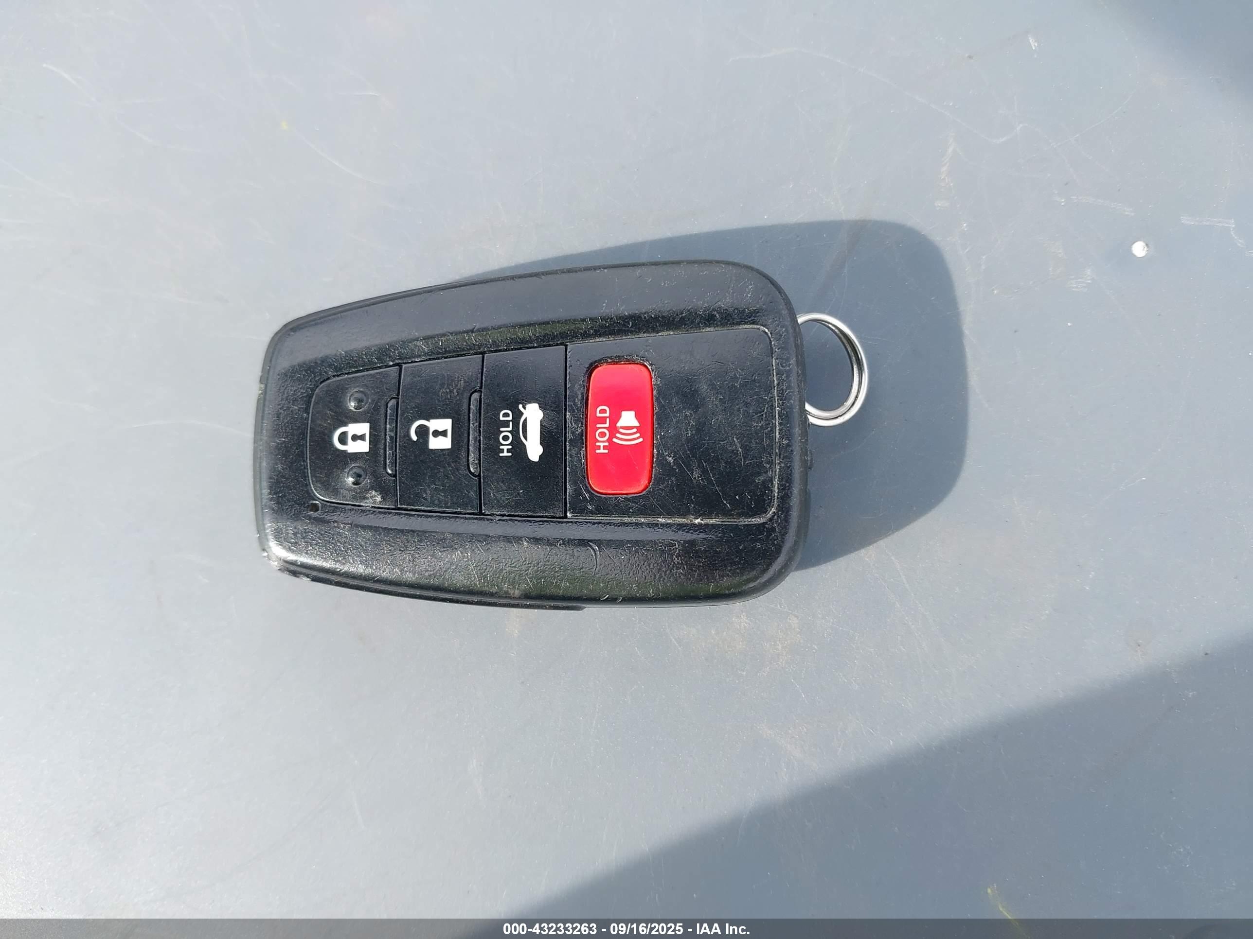 TOYOTA CAMRY image 11