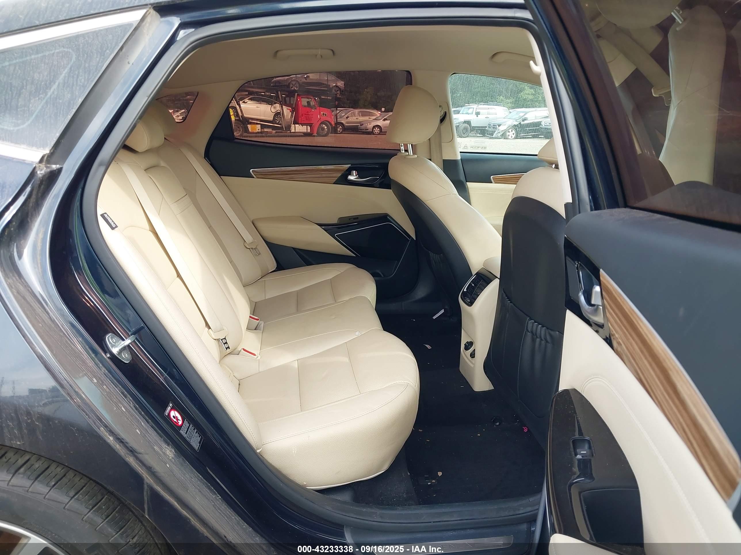 KIA CADENZA image 8