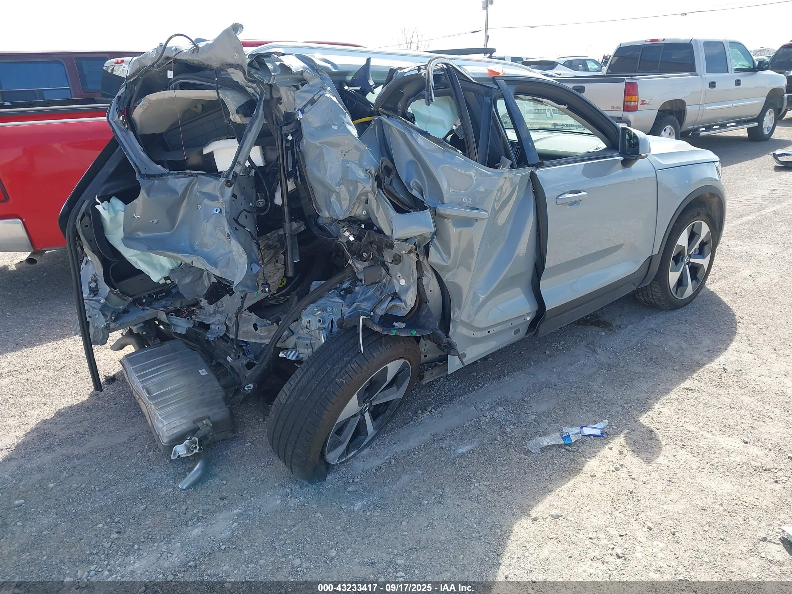 VOLVO XC40 image 4