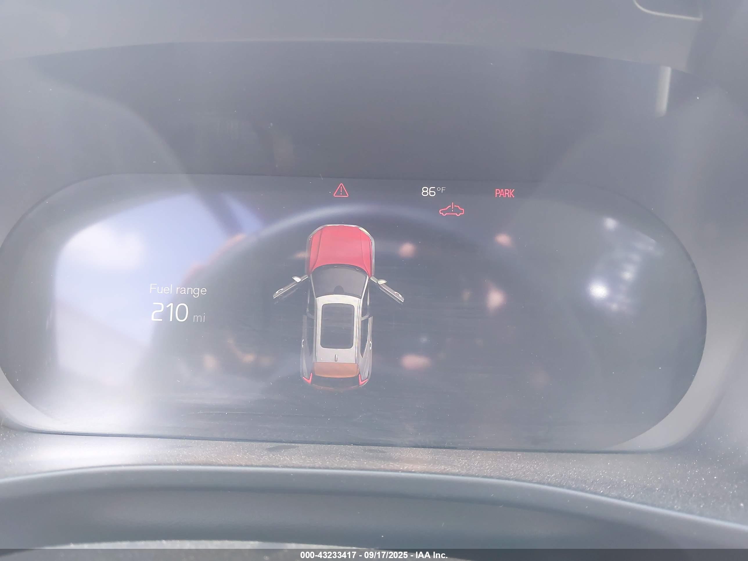 VOLVO XC40 image 7