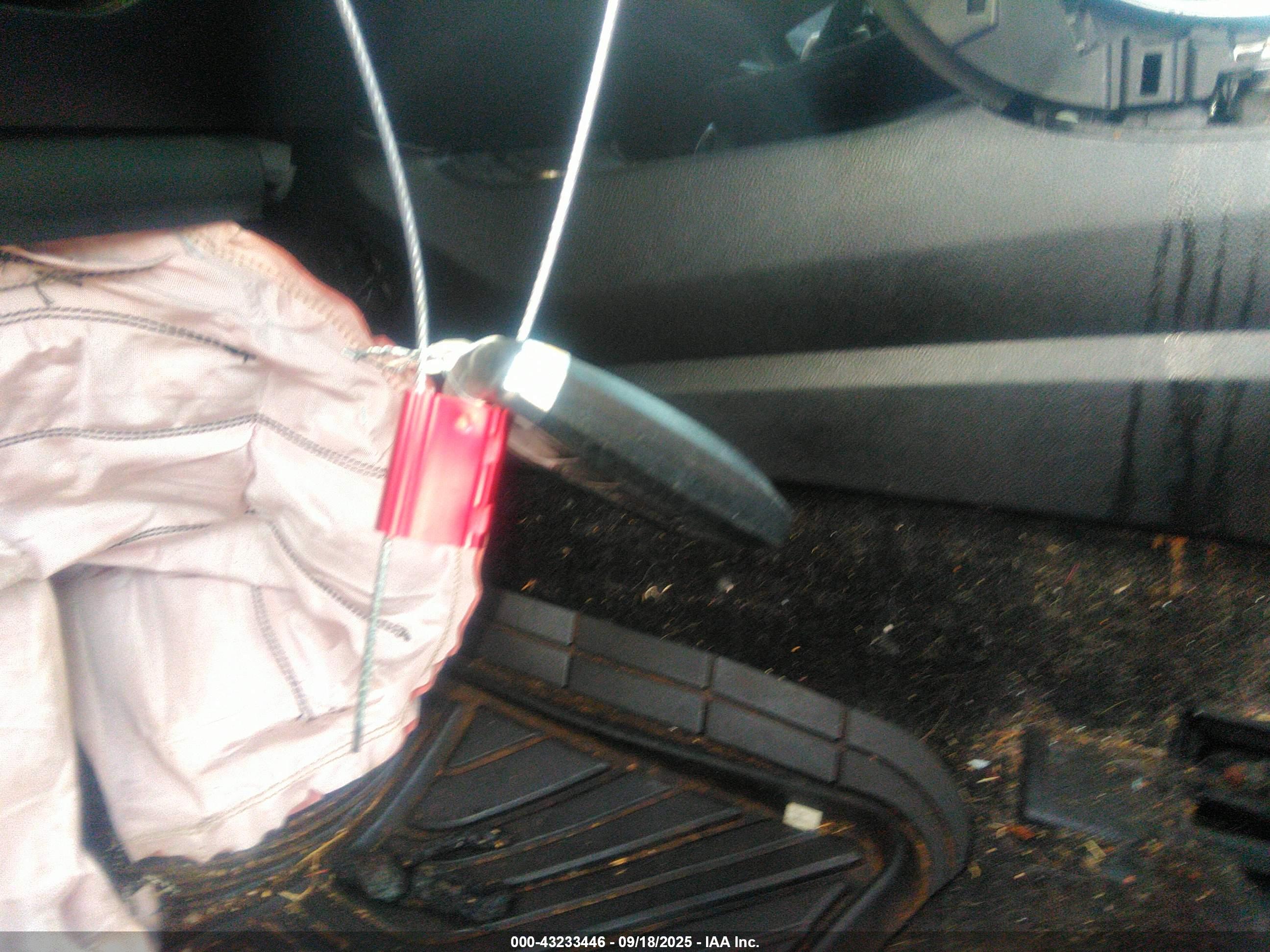 FORD FUSION image 11