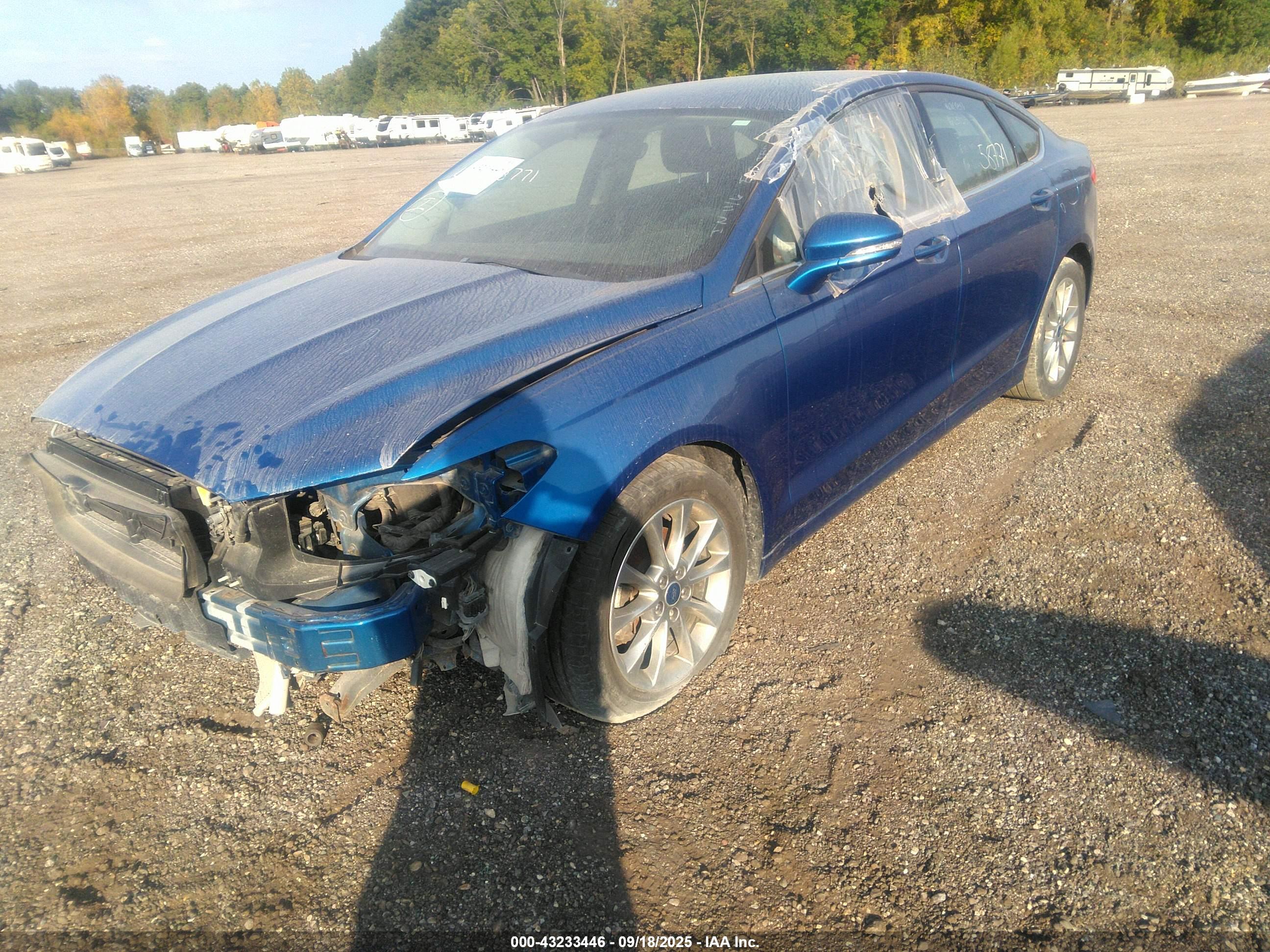 FORD FUSION image 2