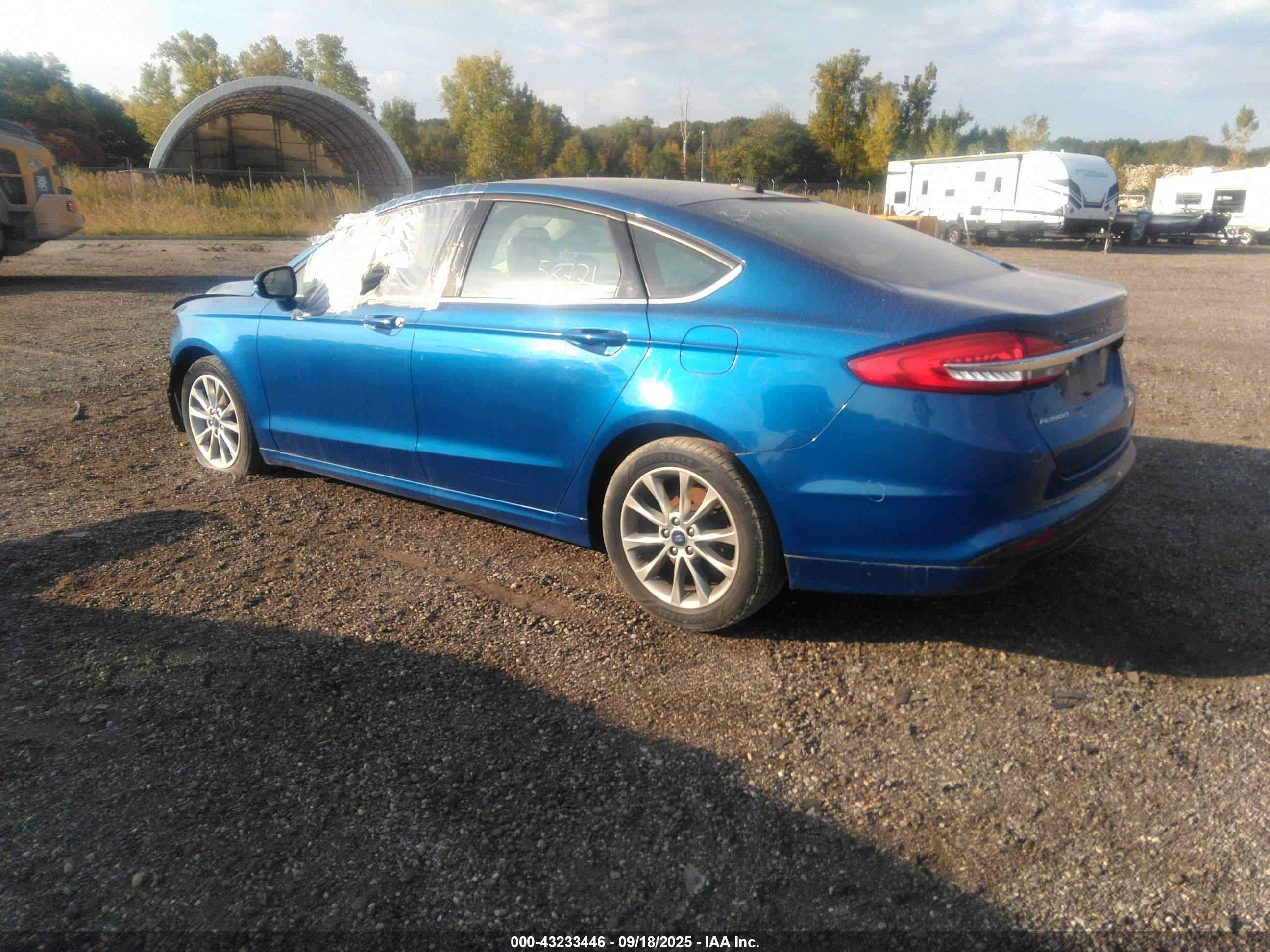 FORD FUSION image 3
