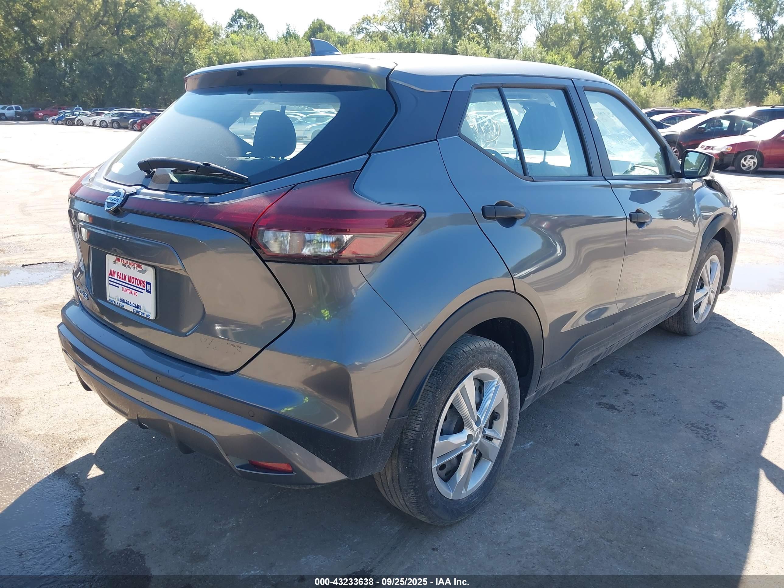 NISSAN KICKS image 4