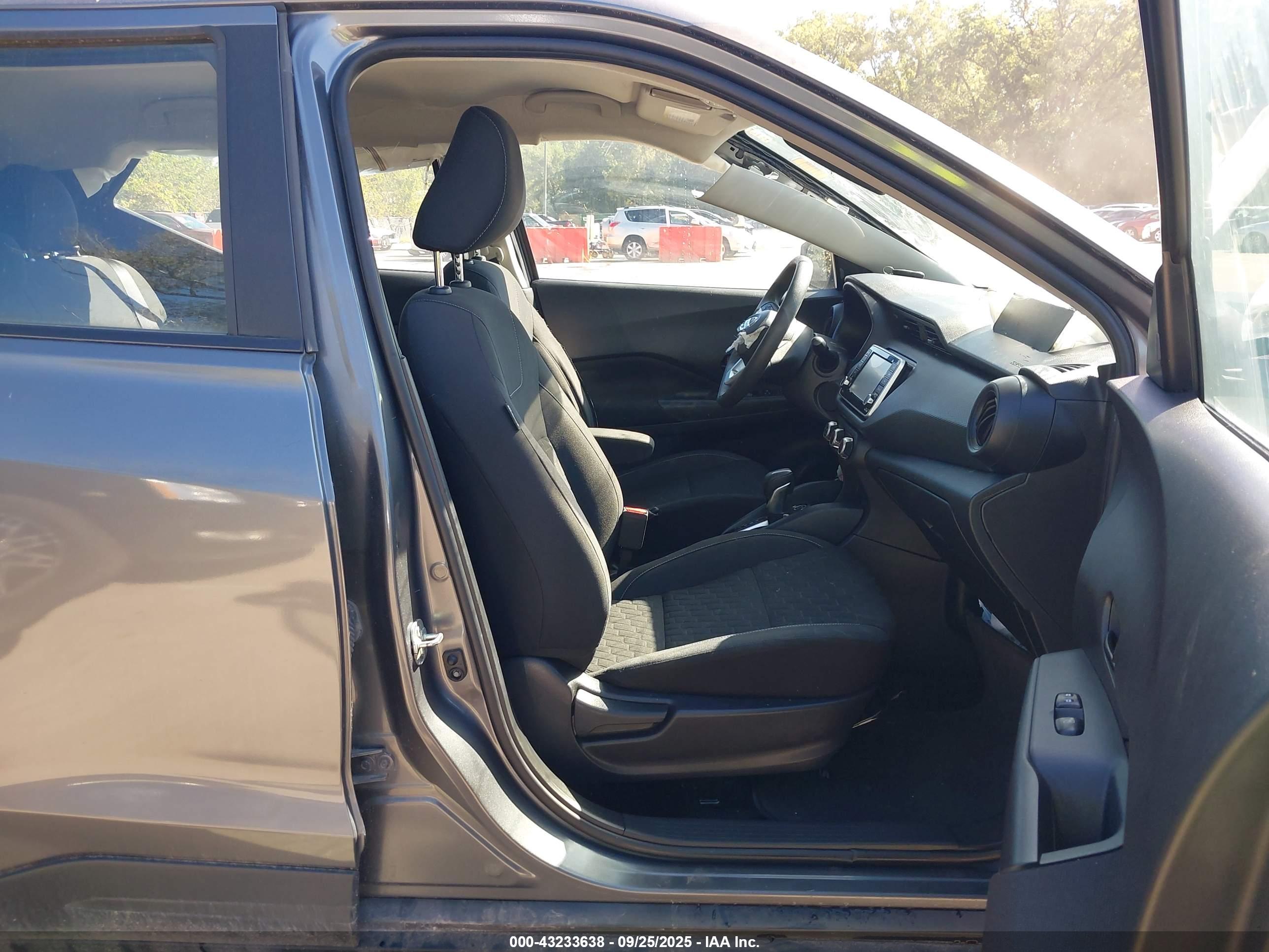 NISSAN KICKS image 5