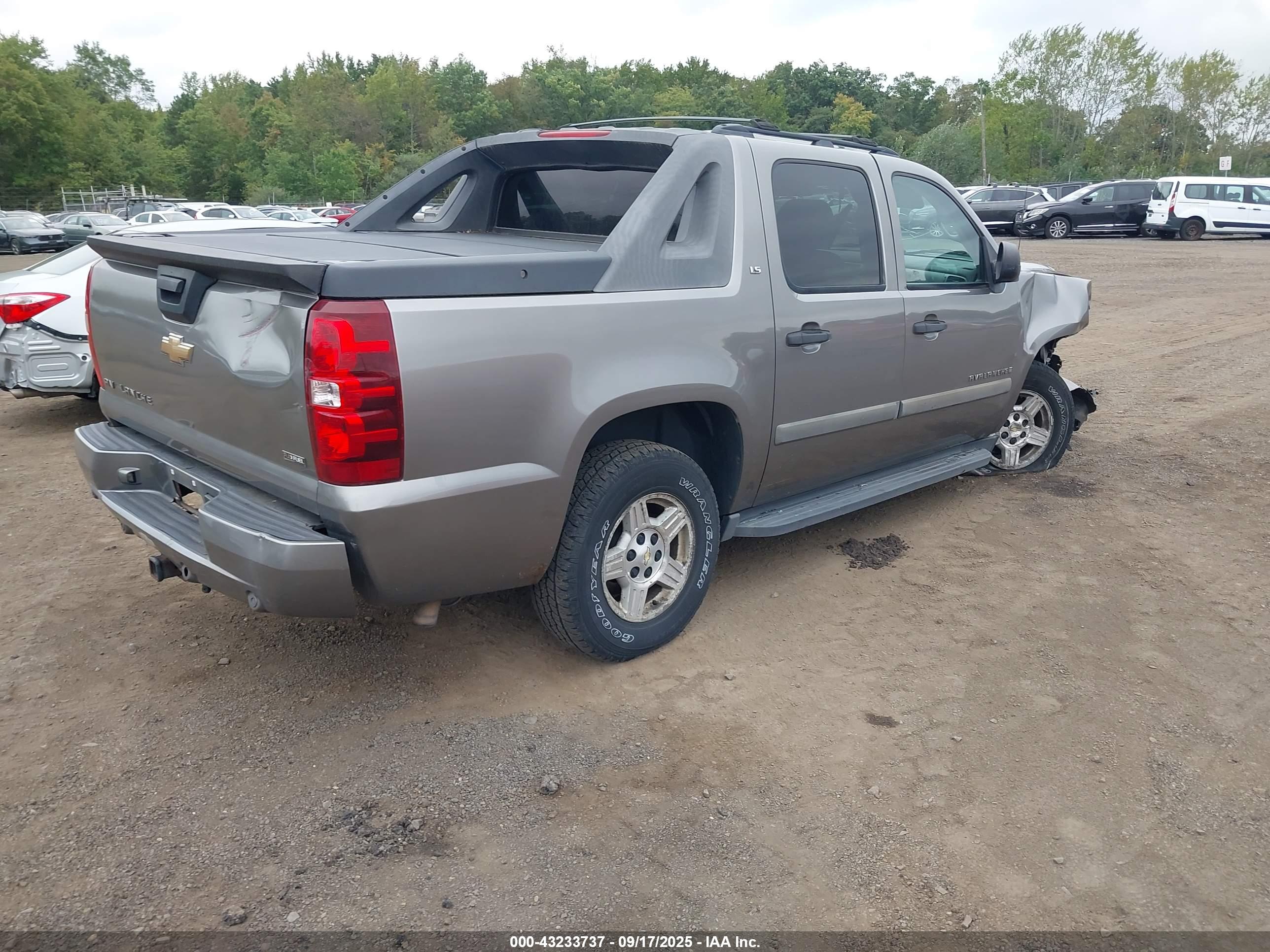 CHEVROLET AVALANCHE image 4