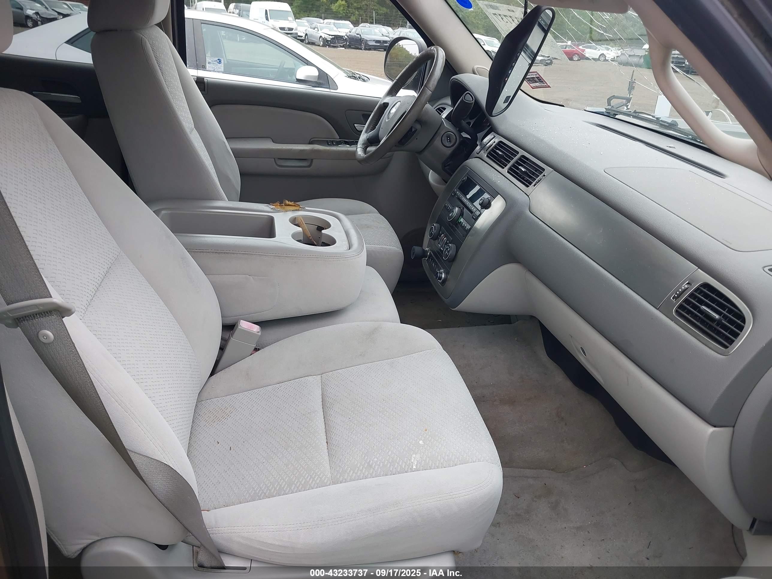 CHEVROLET AVALANCHE image 5