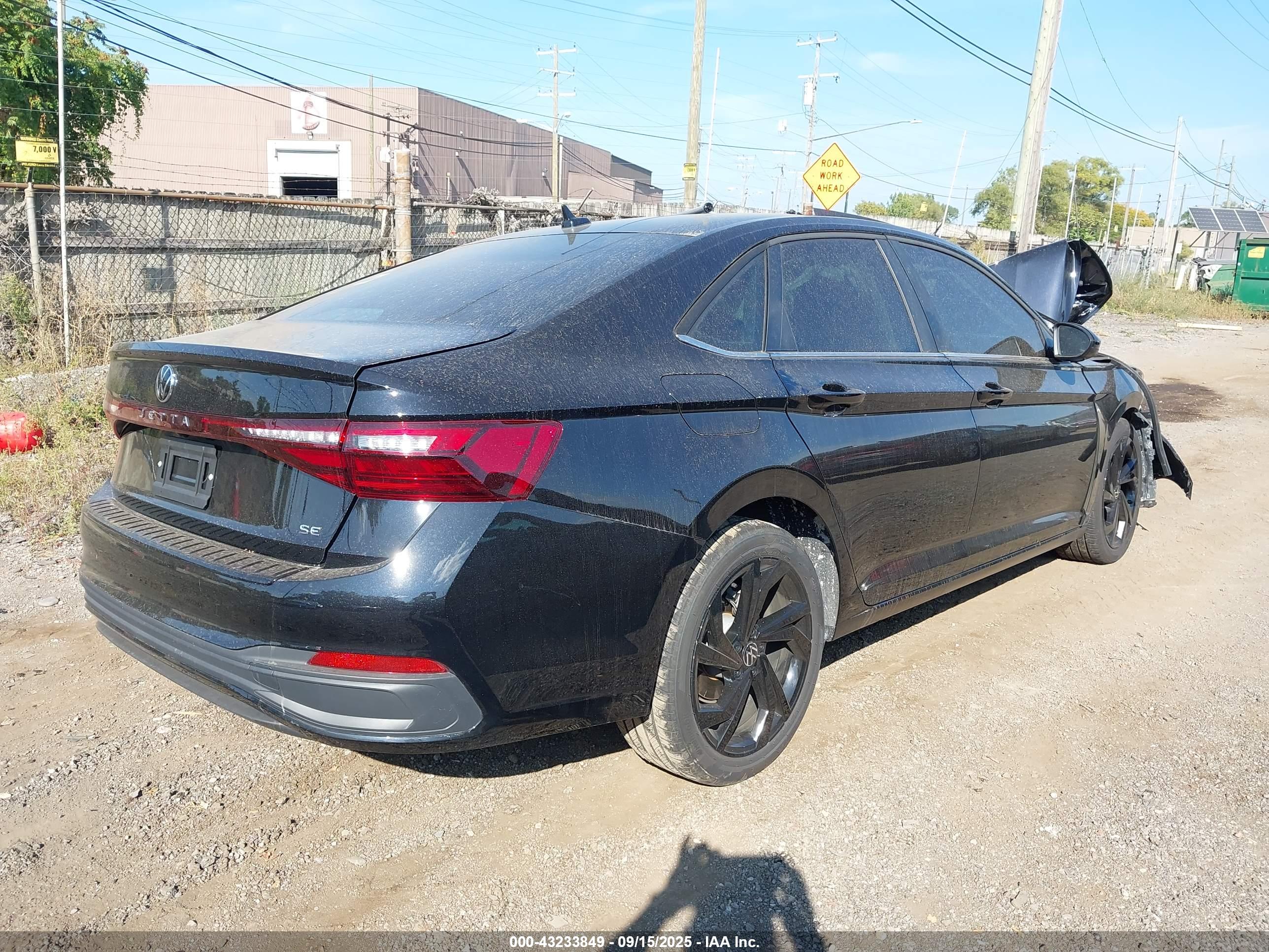 VOLKSWAGEN JETTA image 4