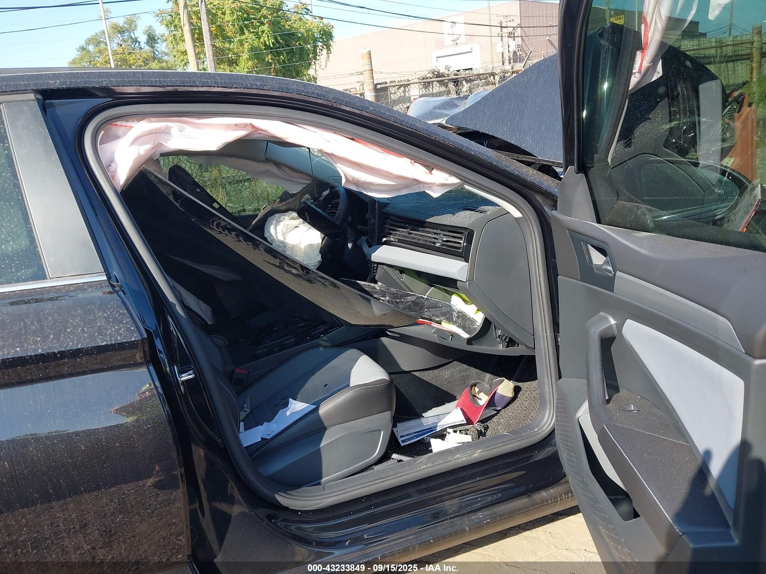 VOLKSWAGEN JETTA image 5