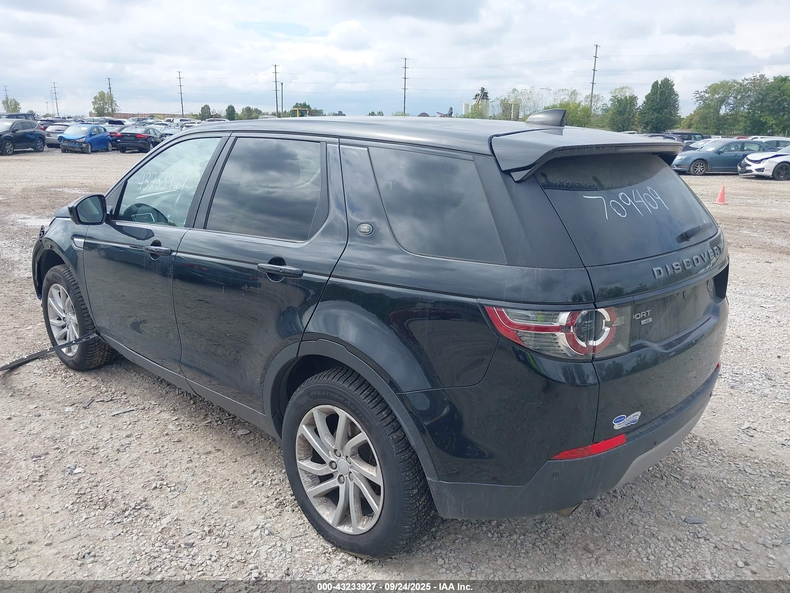LAND ROVER image 3